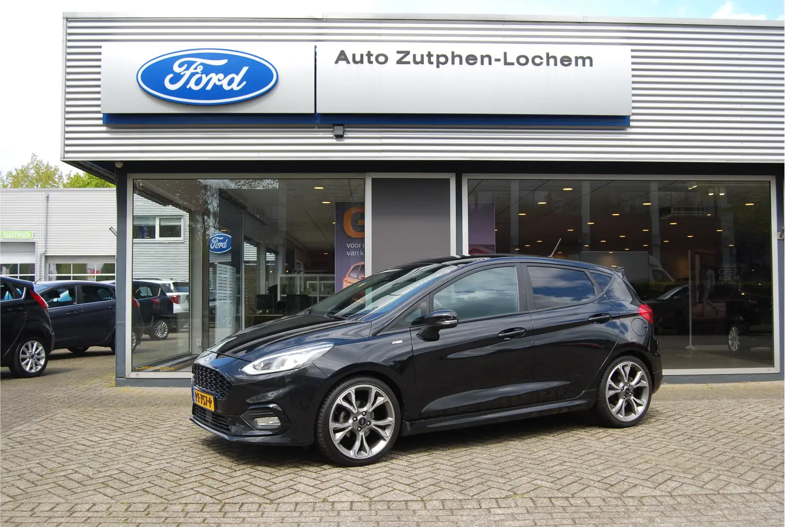 Ford Fiesta 1.0 EcoBoost ST-Line NL-AUTO | NAVI | 18" VELGEN | Zwart - 1