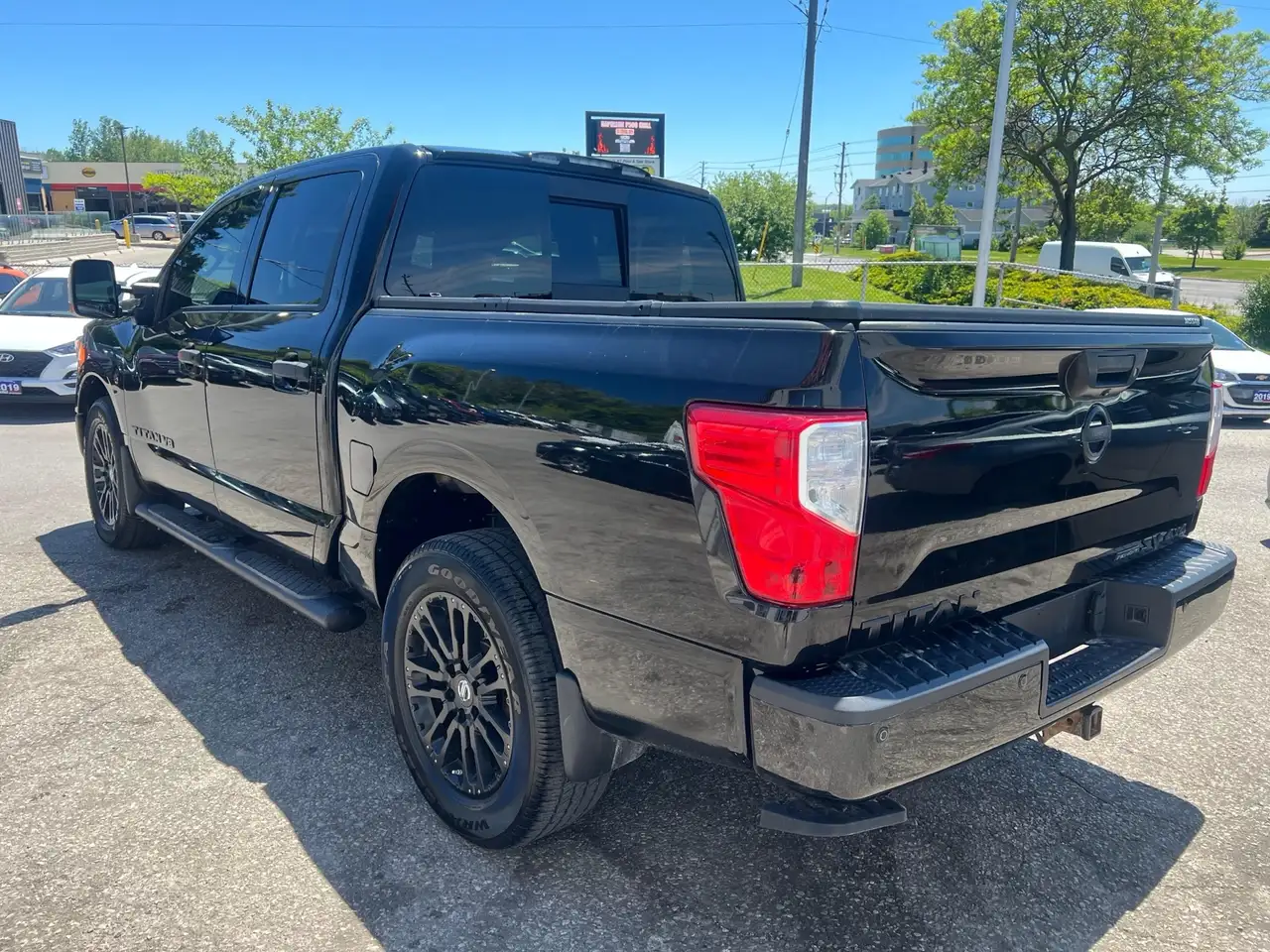 Nissan Titan снимка Nissan Titan
