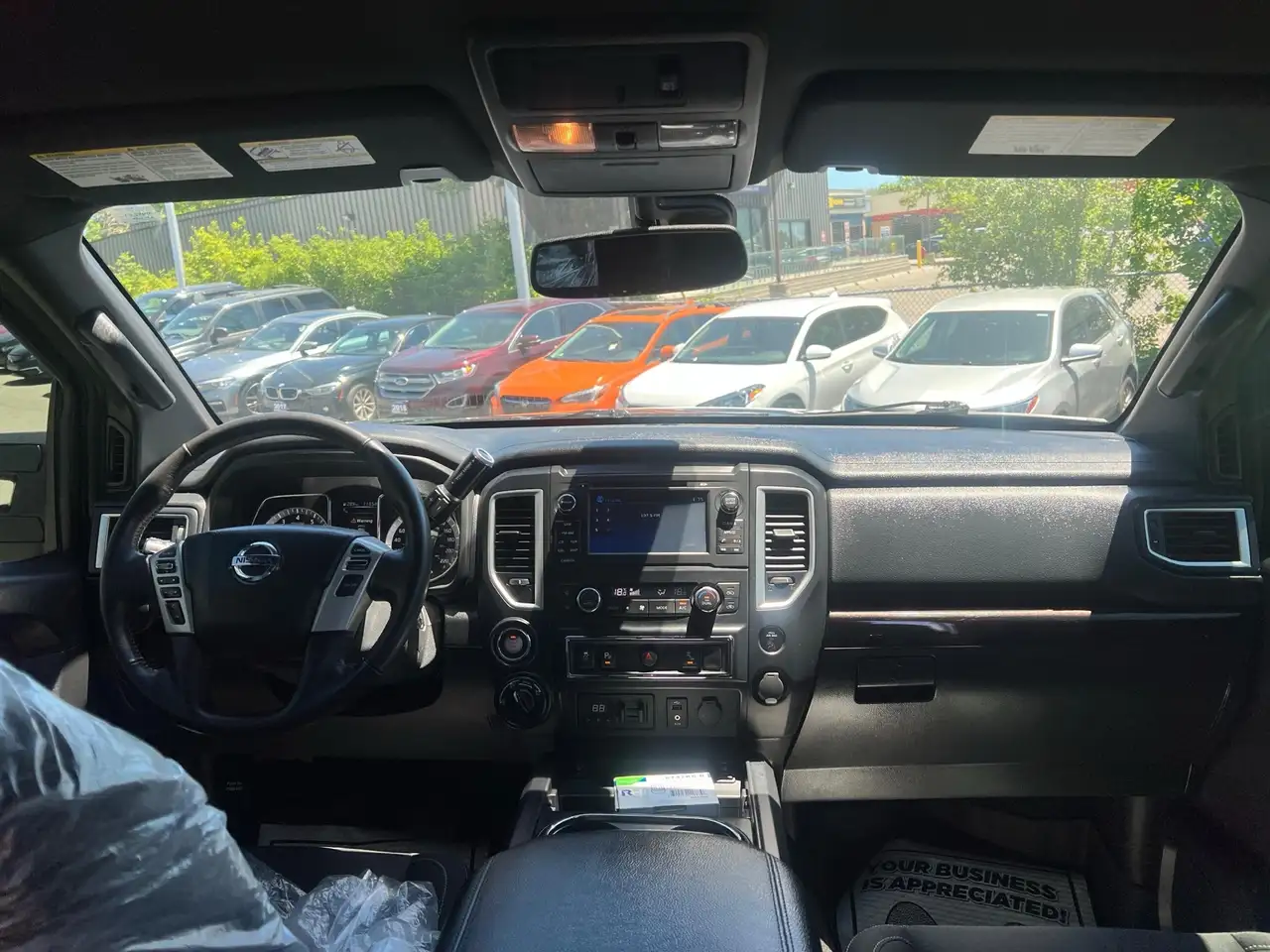 Nissan Titan снимка Nissan Titan
