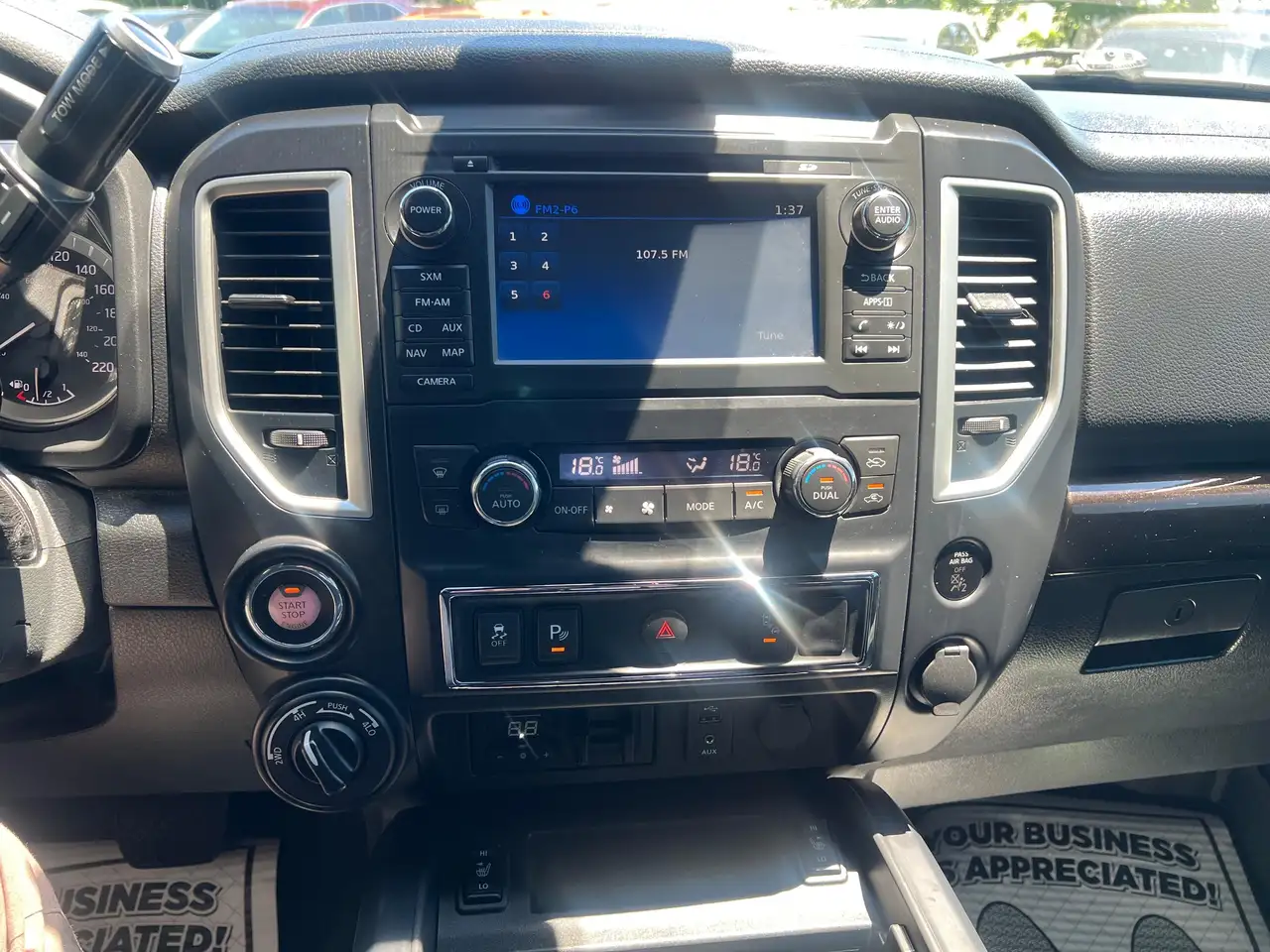 Nissan Titan снимка Nissan Titan