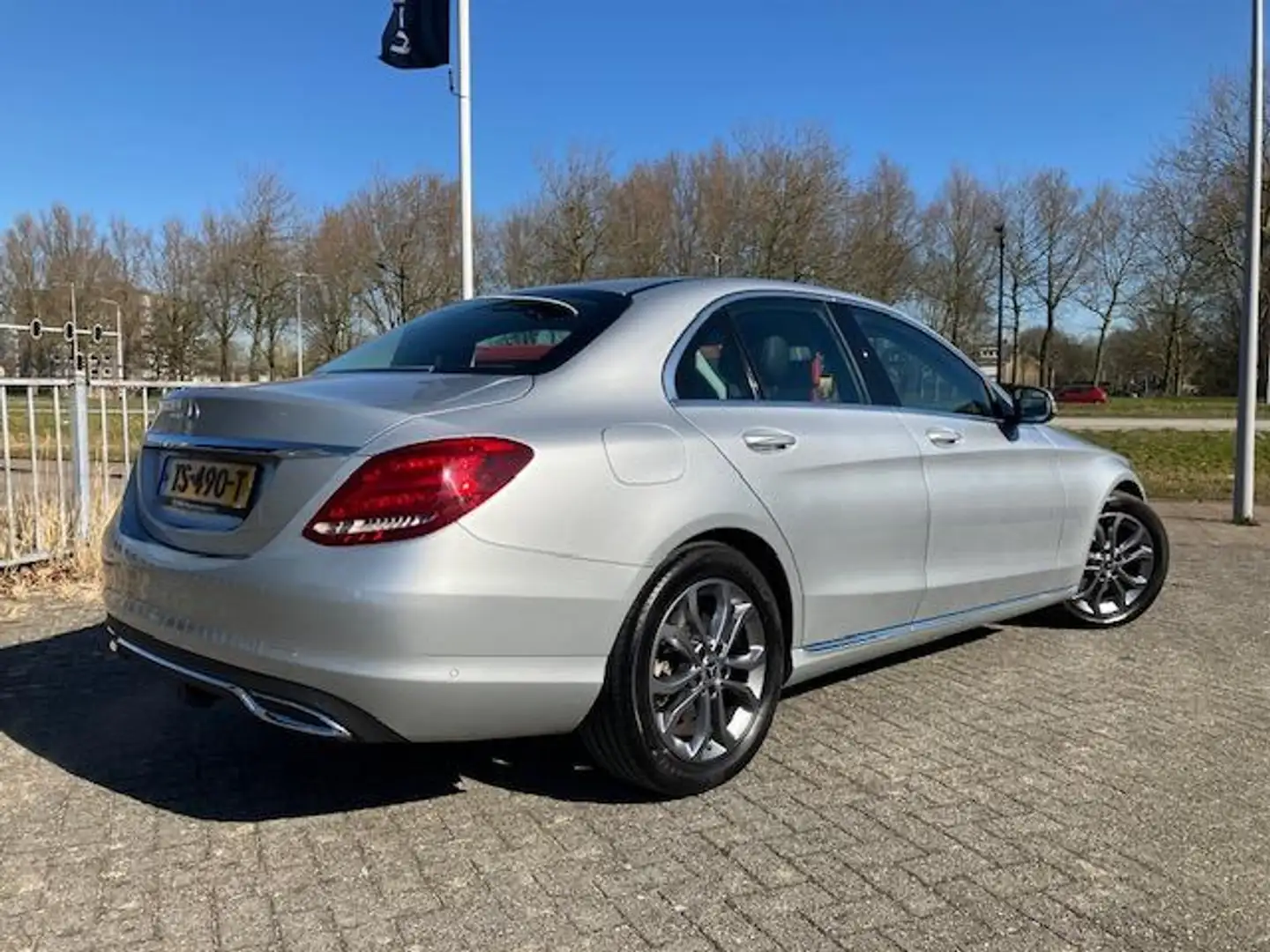 Mercedes-Benz C 180 Sport Edition Premium Plus Automaat Gris - 2