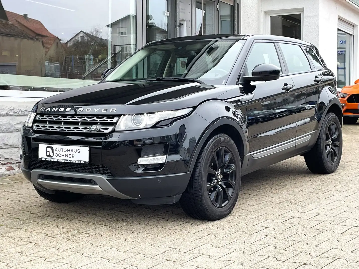 Land Rover Range Rover Evoque 2.2 SD4 Pure Schwarz - 1