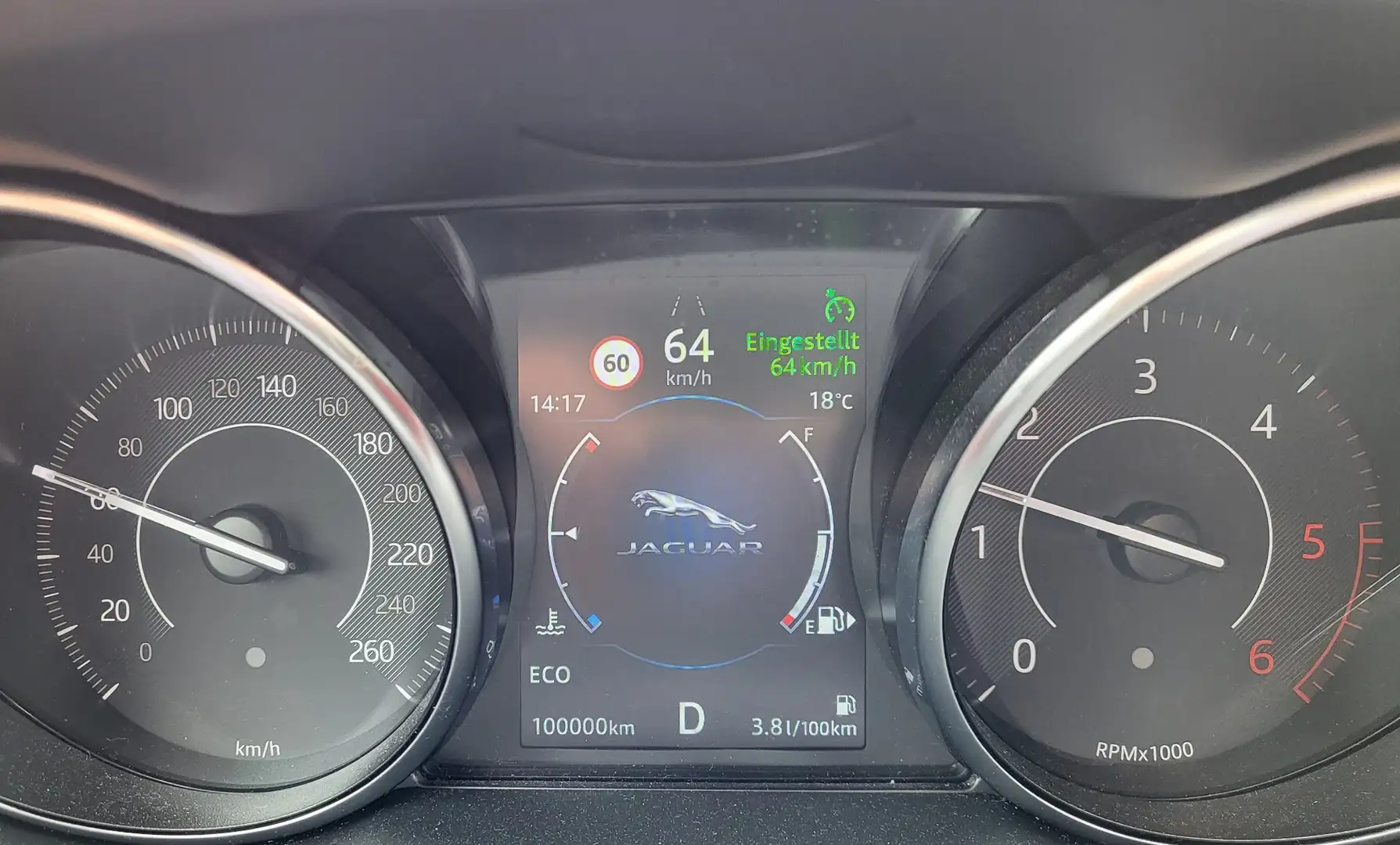 Jaguar E-Pace 2.0DI4 D240 R-Dynamic S AWD Aut. - 2