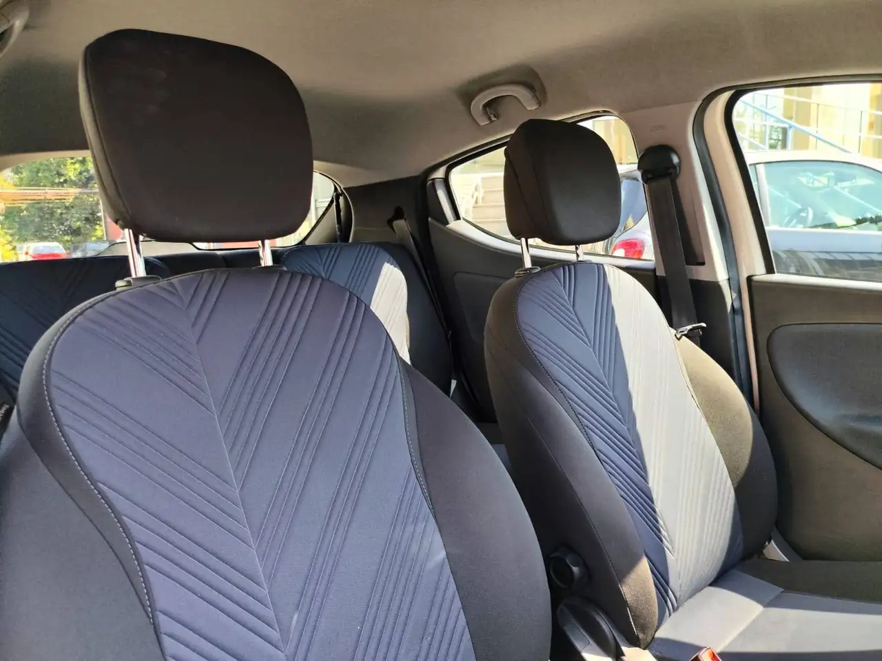 Lancia Ypsilon 2022 — фото 12