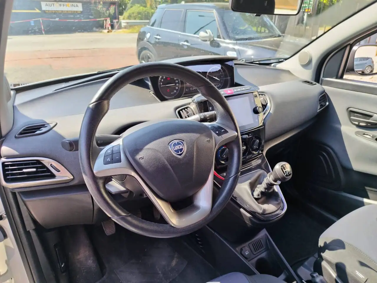 Lancia Ypsilon 2022 — фото 11