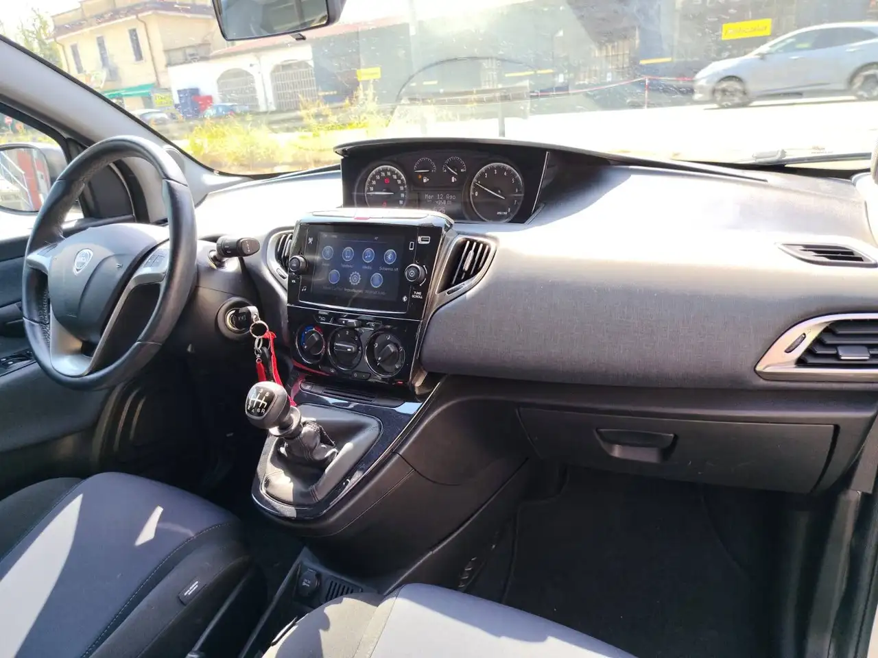 Lancia Ypsilon 2022 — фото 10