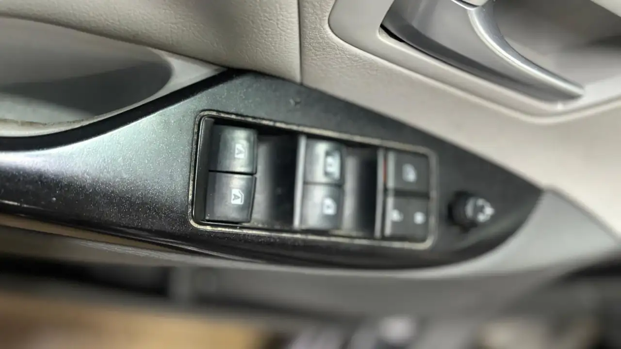 Toyota Sienna снимка Toyota Sienna