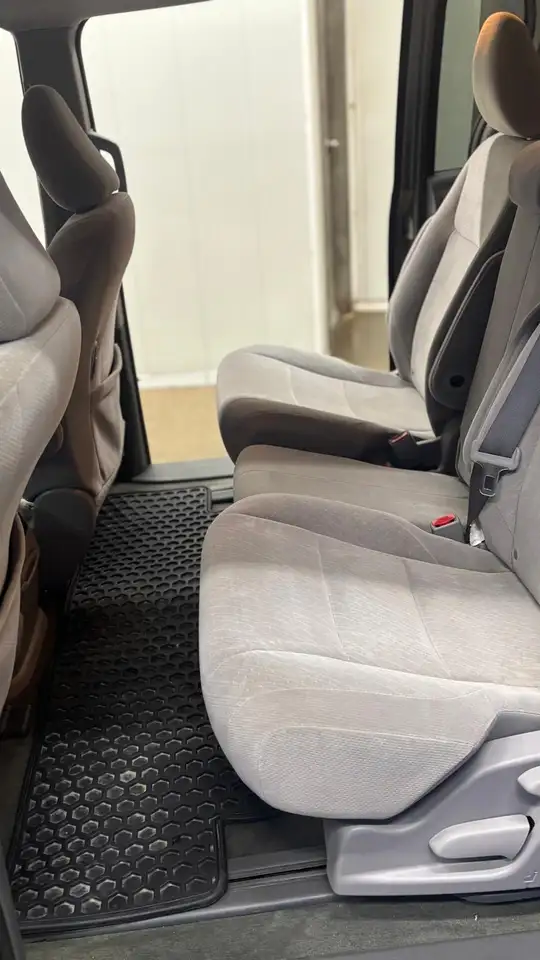 Toyota Sienna снимка Toyota Sienna