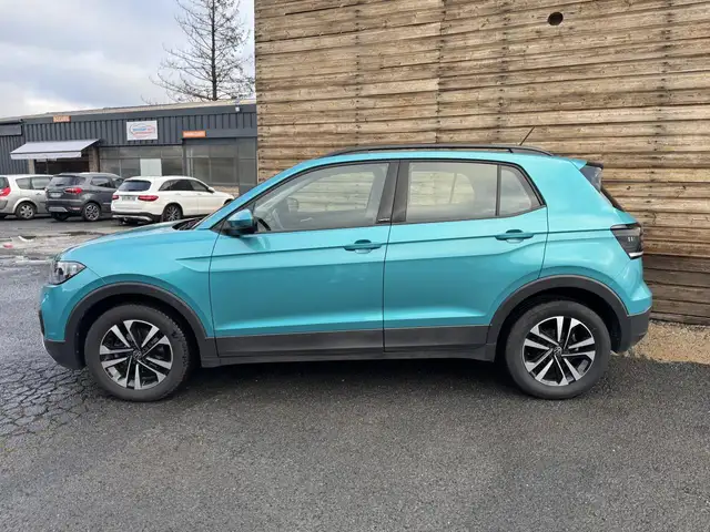 Volkswagen T-Cross view 2