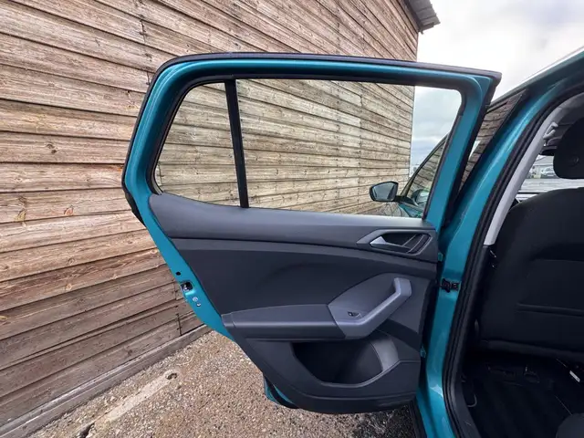 Volkswagen T-Cross view 14
