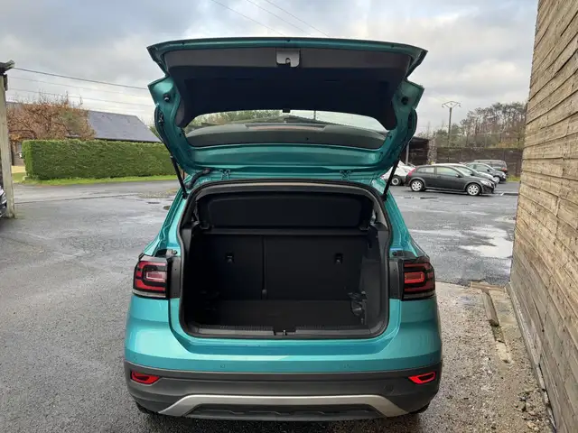 Volkswagen T-Cross view 5
