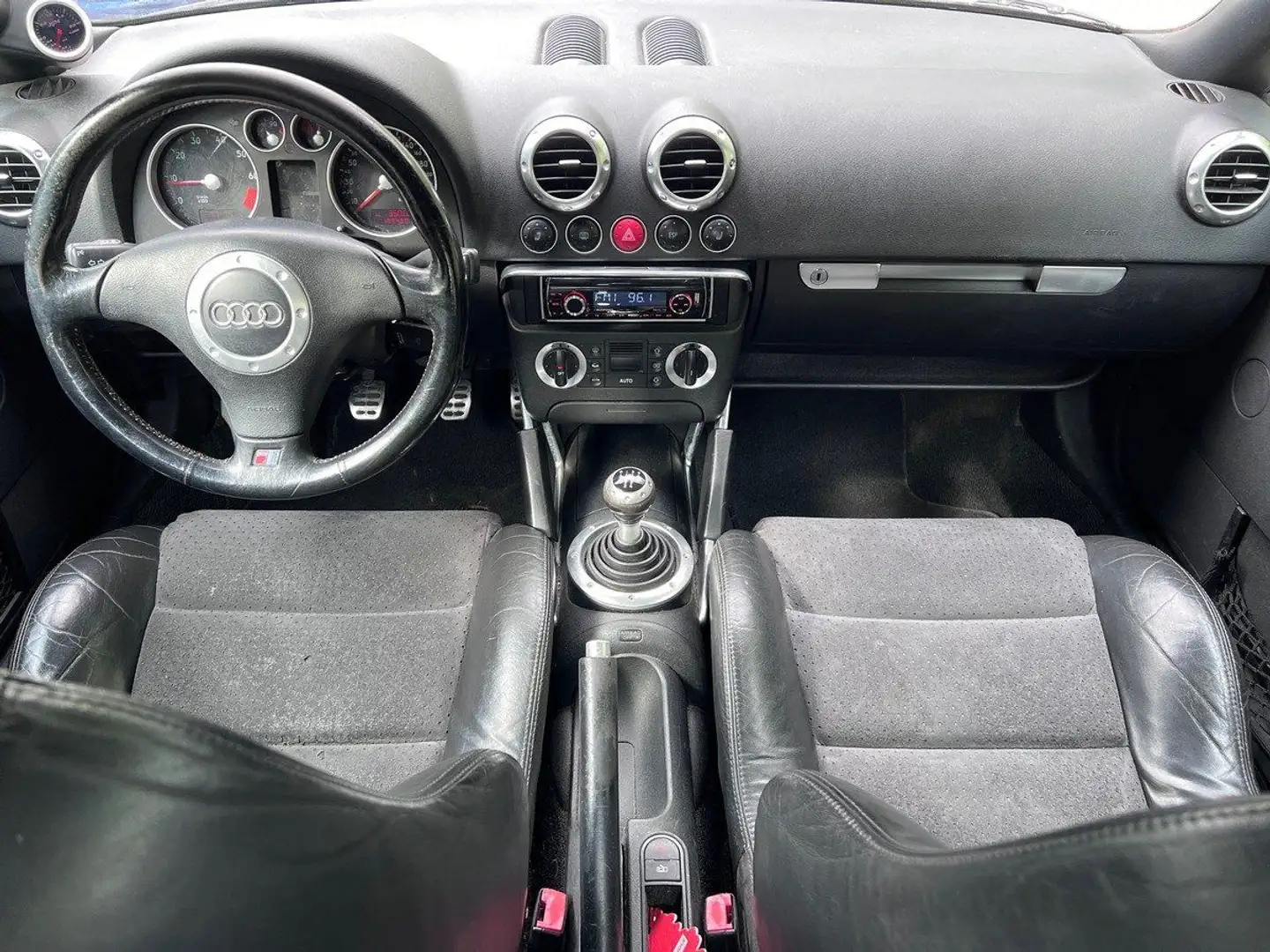 Audi TT 1.8i Turbo 180cv Zwart - 2