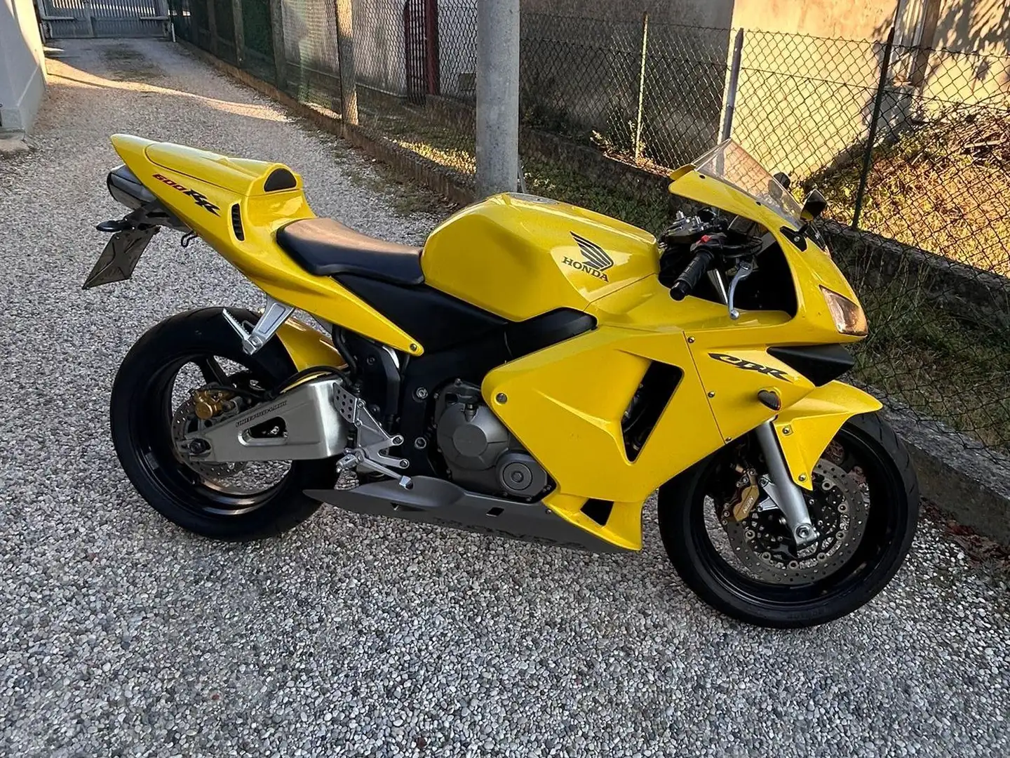 Honda CBR 600 Žlutá - 1