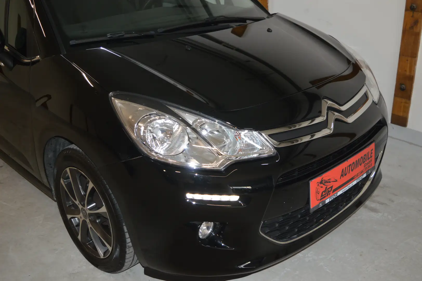 Citroen C3 1,2 VTi **2.Besitz**Exclusive**Panorama**Navi** Negro - 2