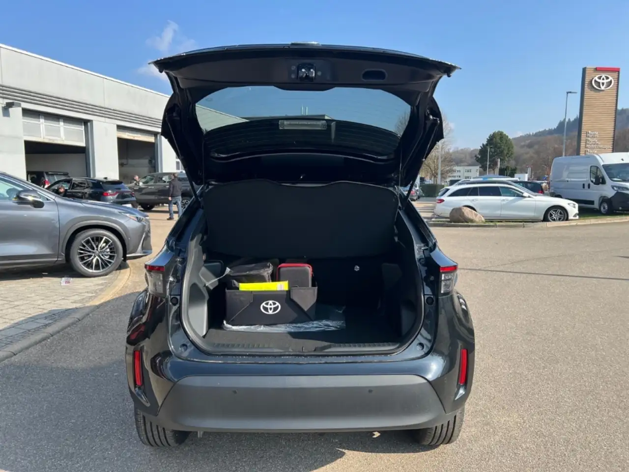 Toyota Yaris Cross 1,5l Teamplayer 4x4 Hybrid Safety + Winter 10