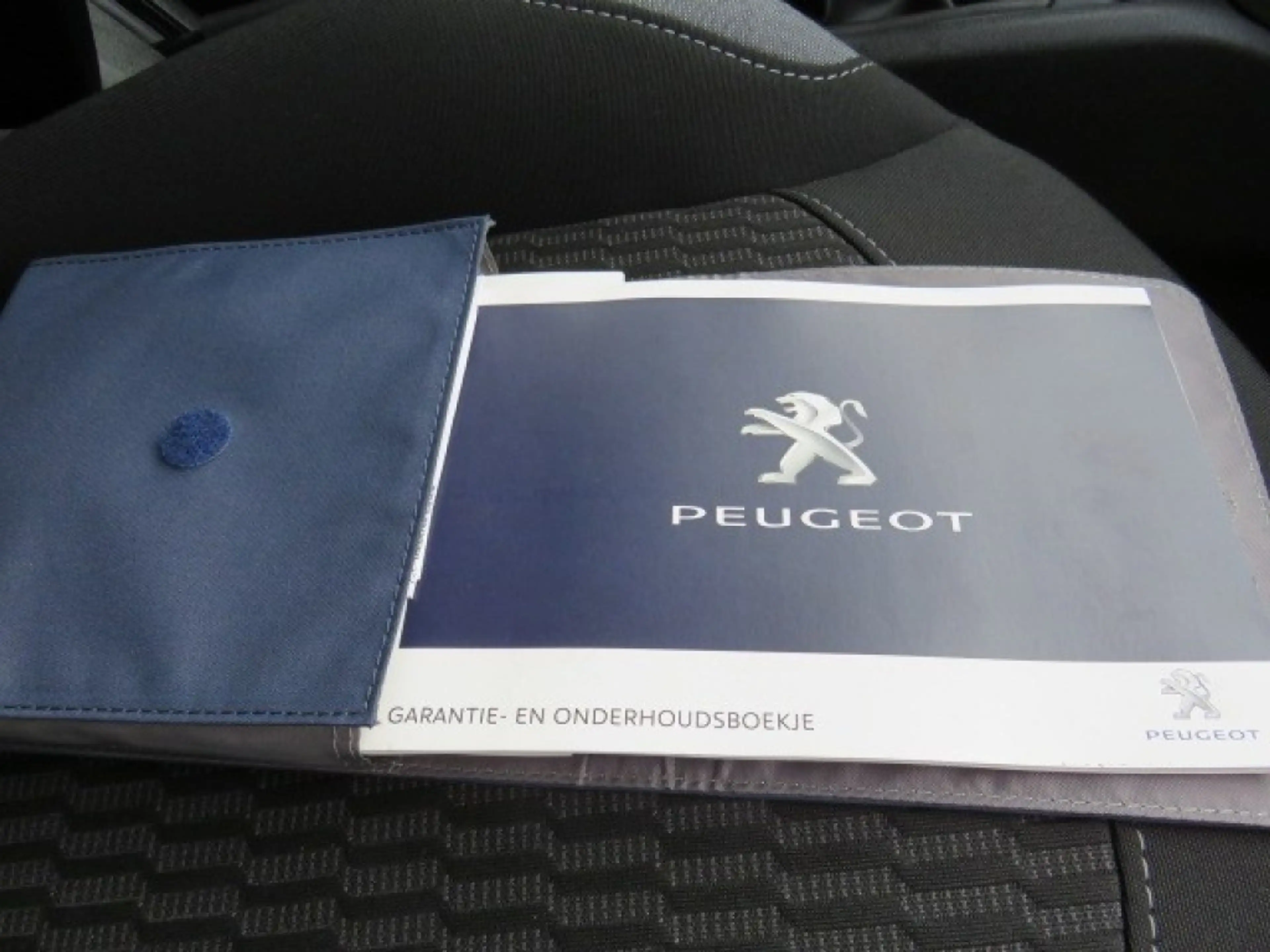 Peugeot 208 1.2 PURET. BLUE LION — photo 19
