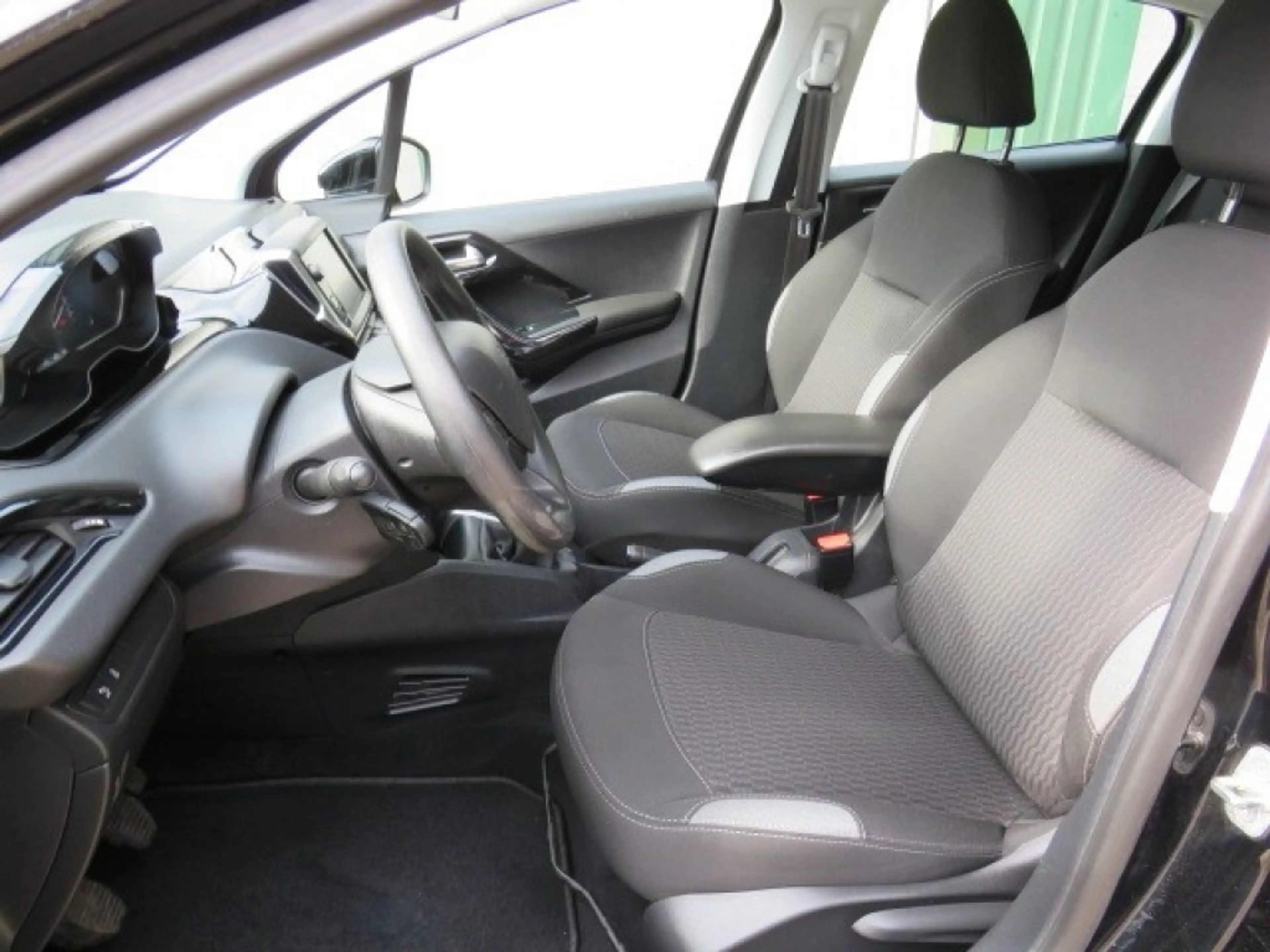 Peugeot 208 1.2 PURET. BLUE LION — photo 9