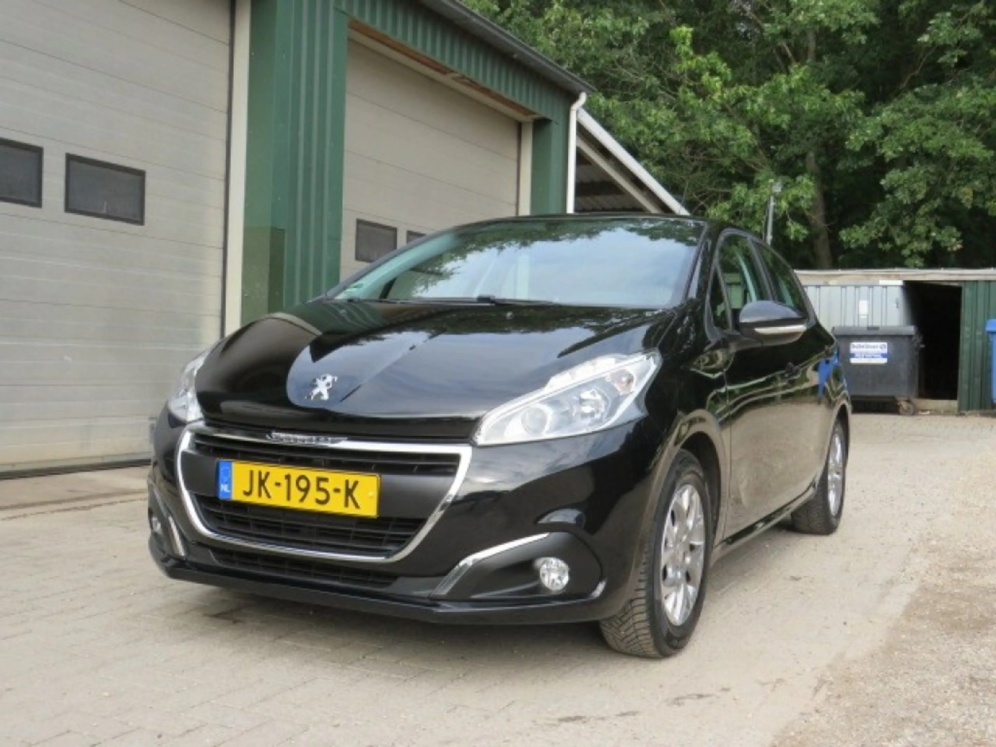 Peugeot 208 1.2 PURET. BLUE LION — photo 3