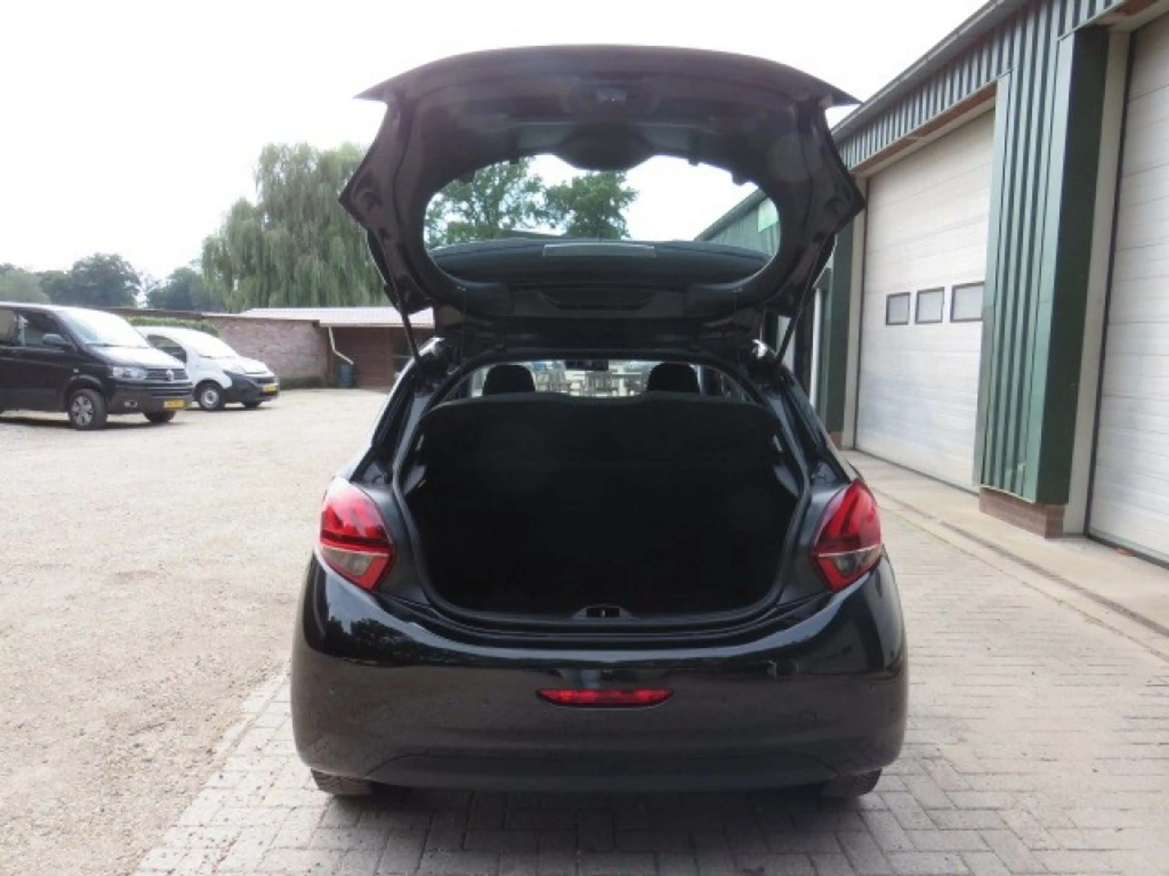 Peugeot 208 1.2 PURET. BLUE LION — photo 17