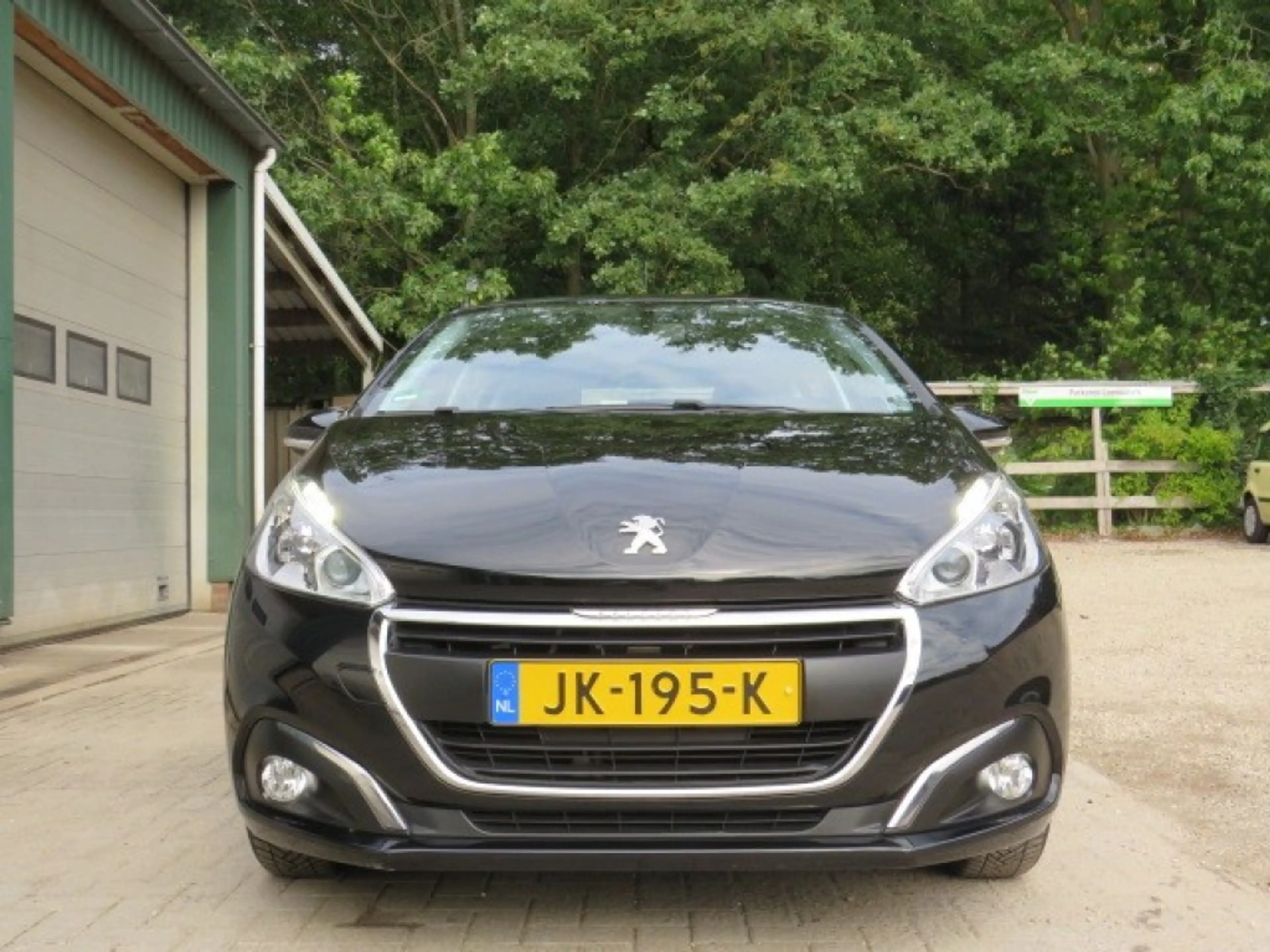 Peugeot 208 1.2 PURET. BLUE LION — photo 2