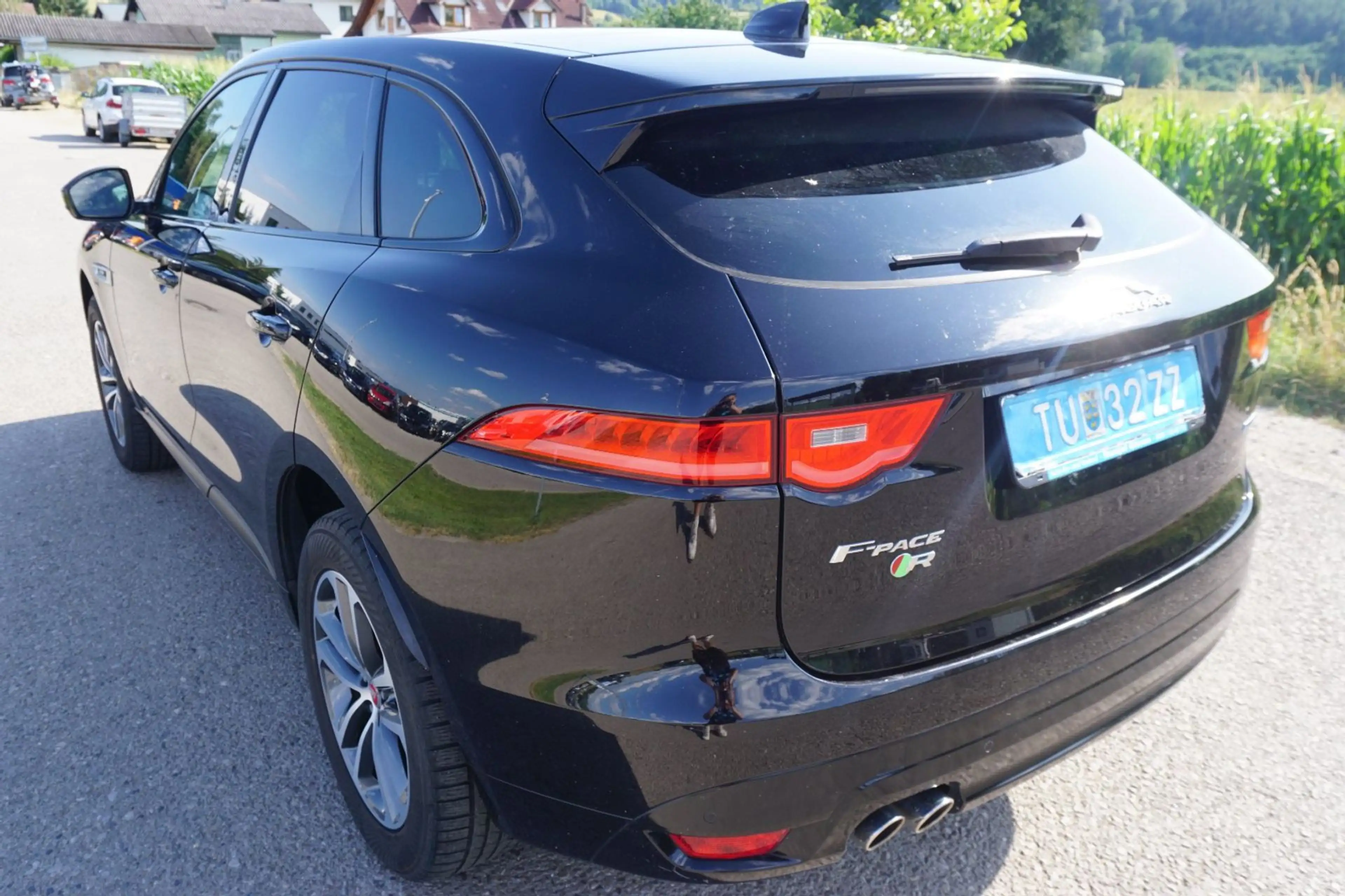 Jaguar F-Pace 20d R-Sport AWD — photo 11
