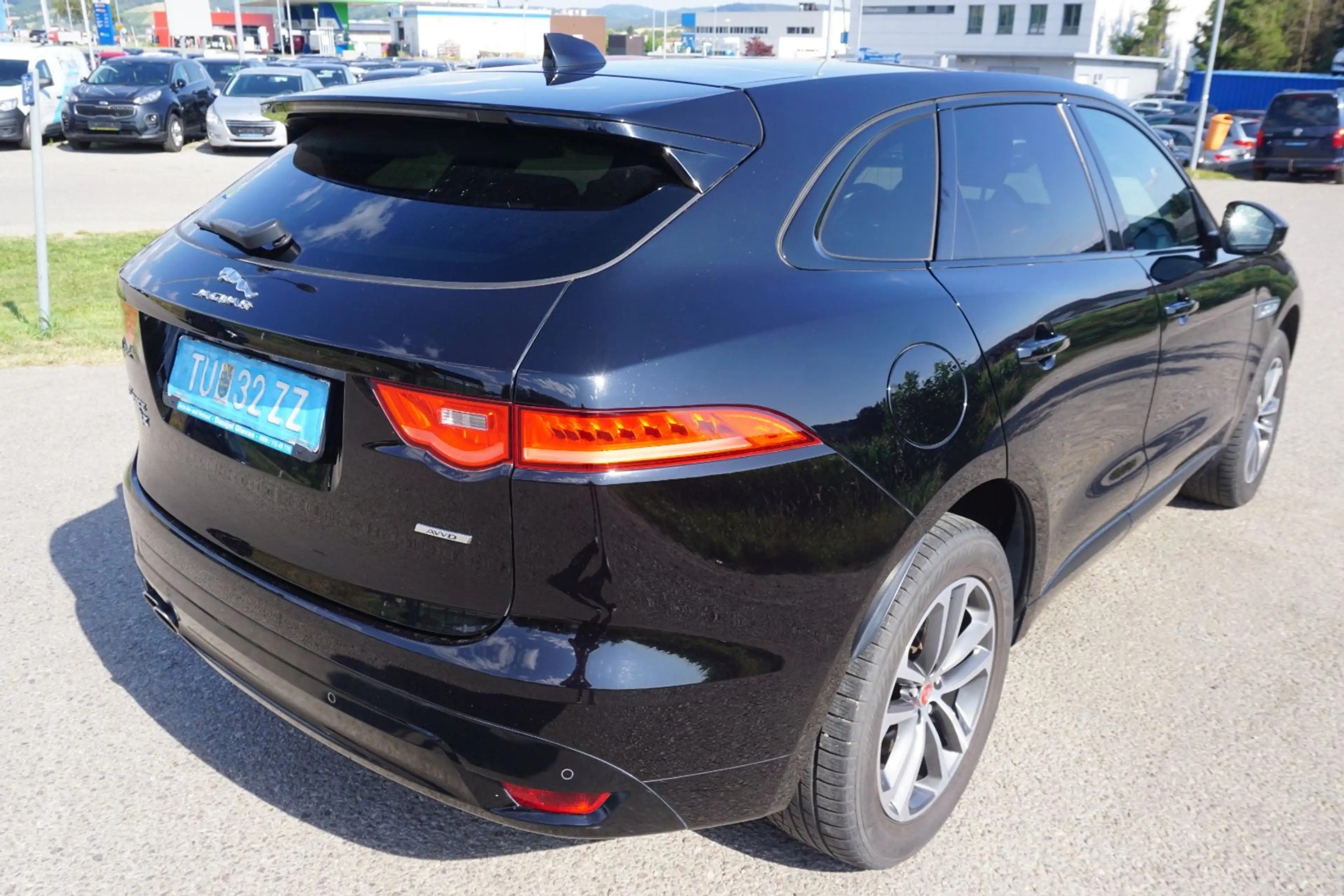 Jaguar F-Pace 20d R-Sport AWD — photo 12
