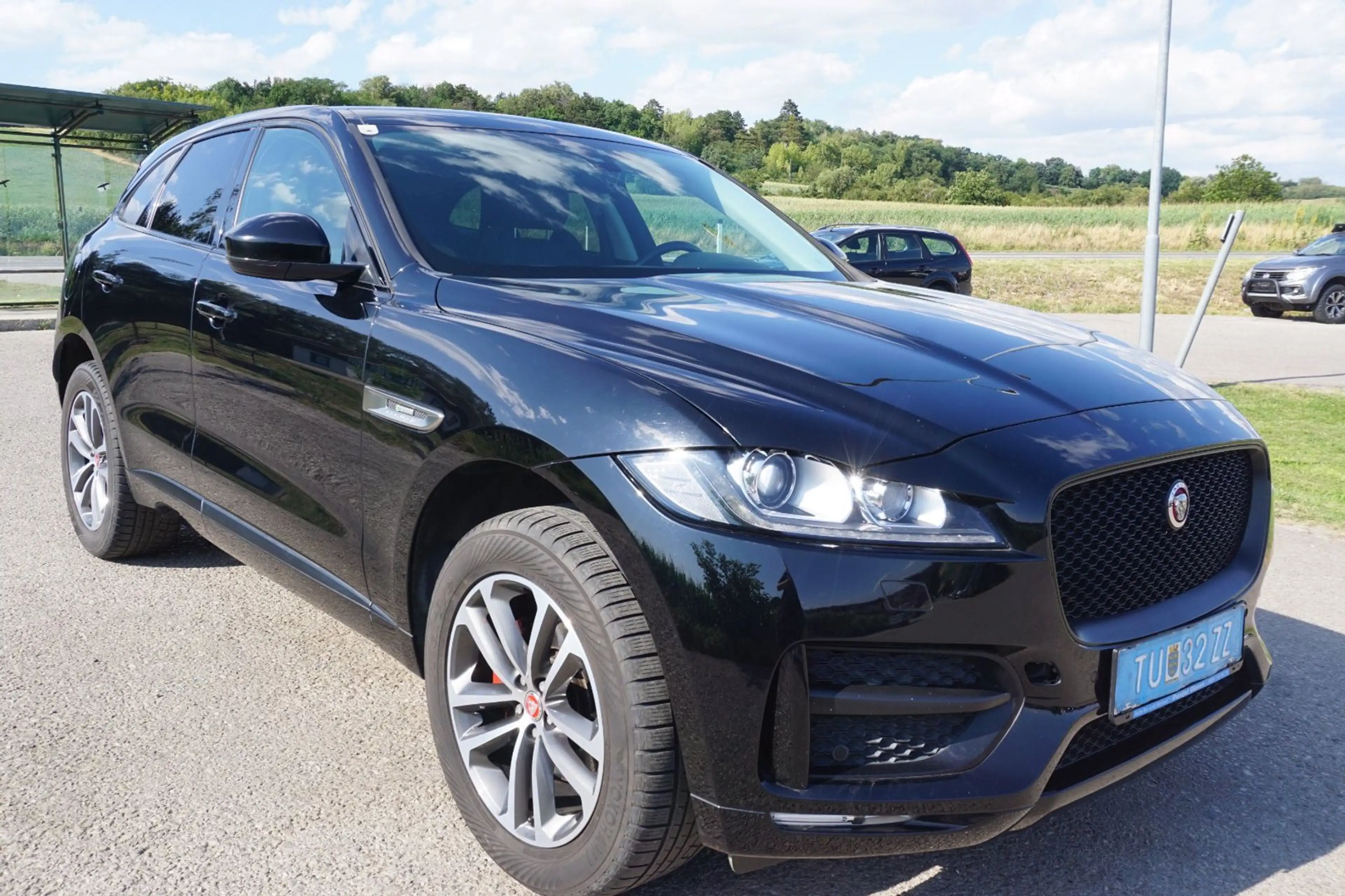 Jaguar F-Pace 20d R-Sport AWD — photo 8