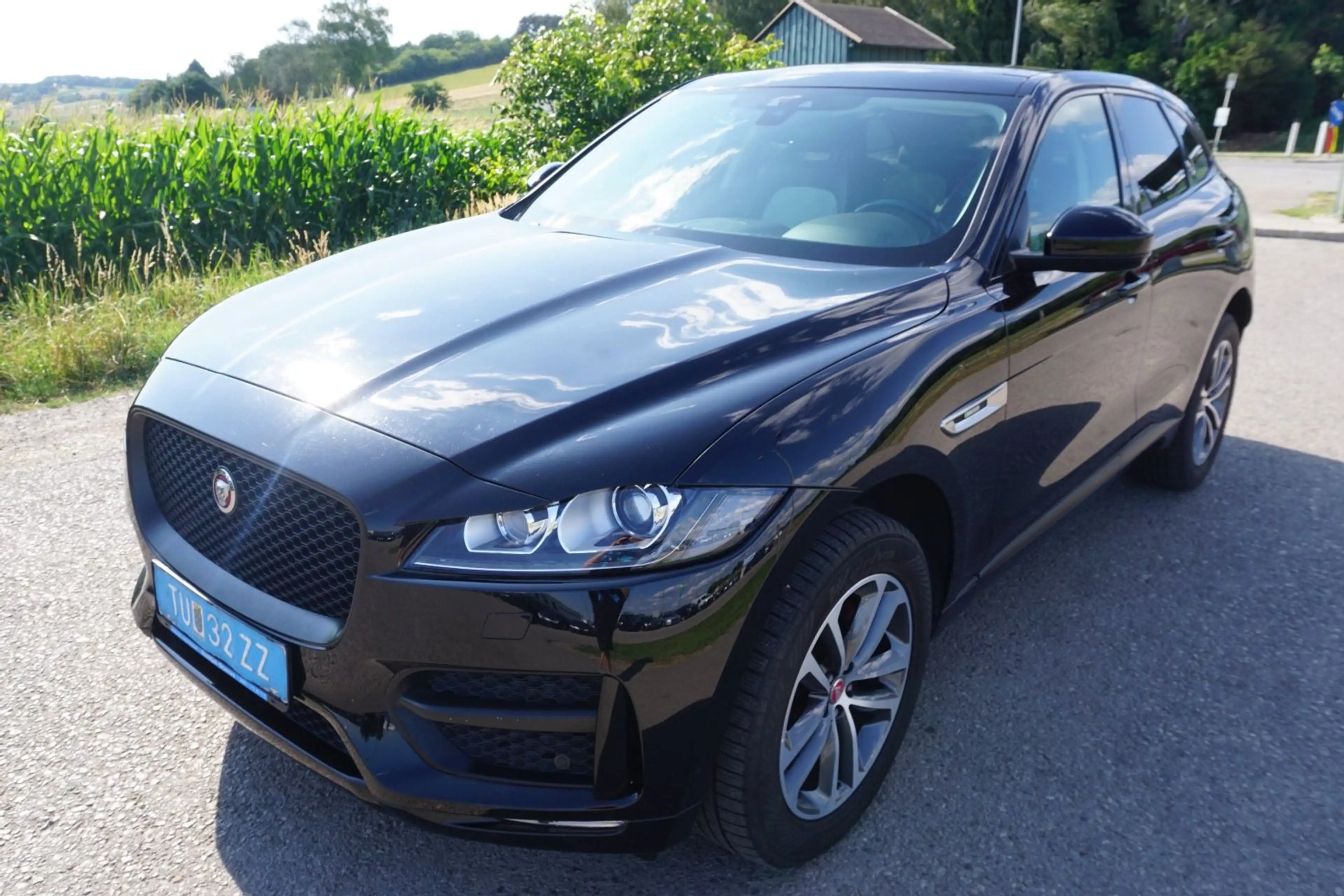 Jaguar F-Pace 20d R-Sport AWD — photo 10