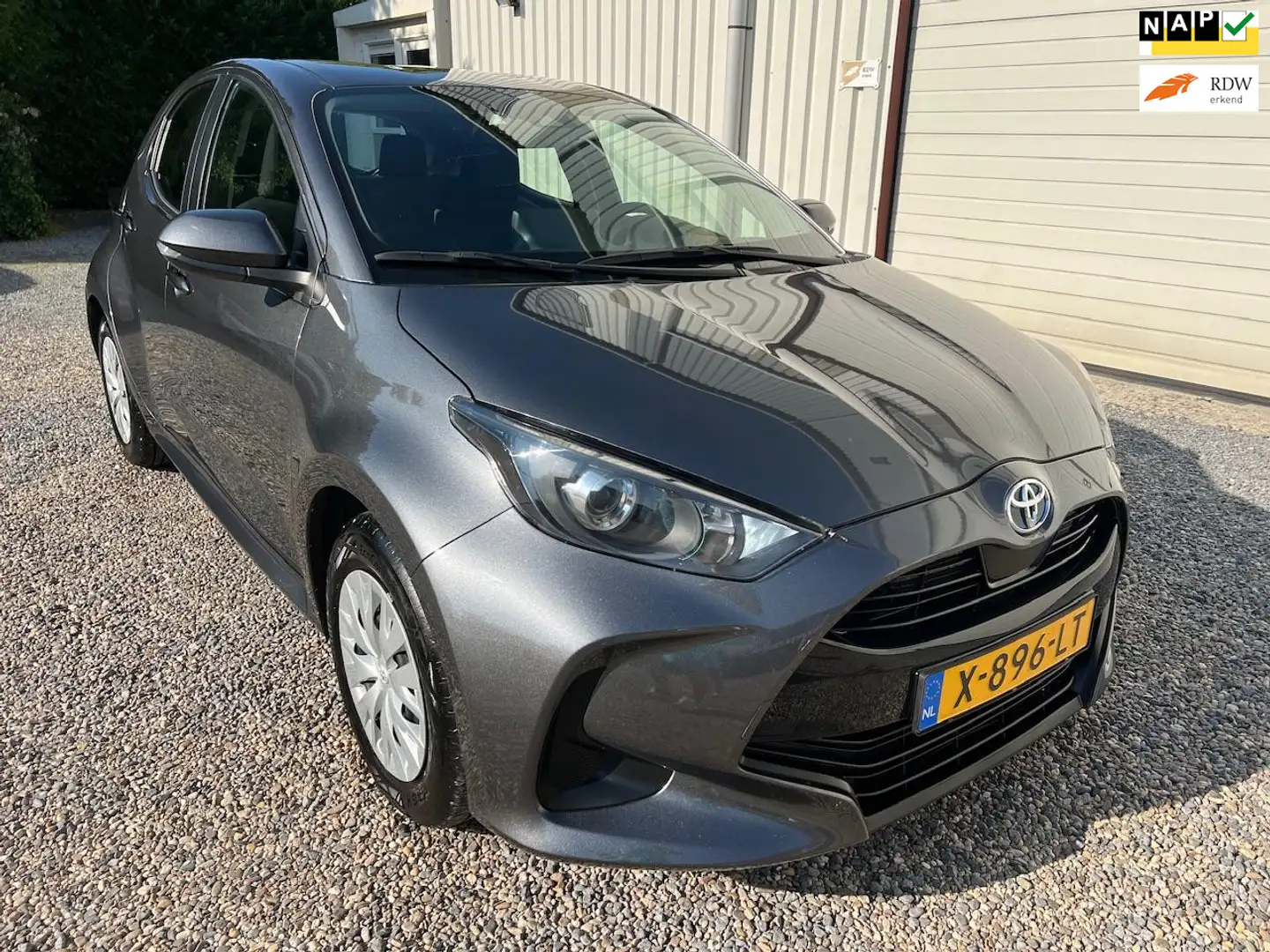Toyota Yaris 1.5 Hybrid Active 1-EIG.AUT CAMERA.NAVI.NAP.INCL-B Grijs - 1