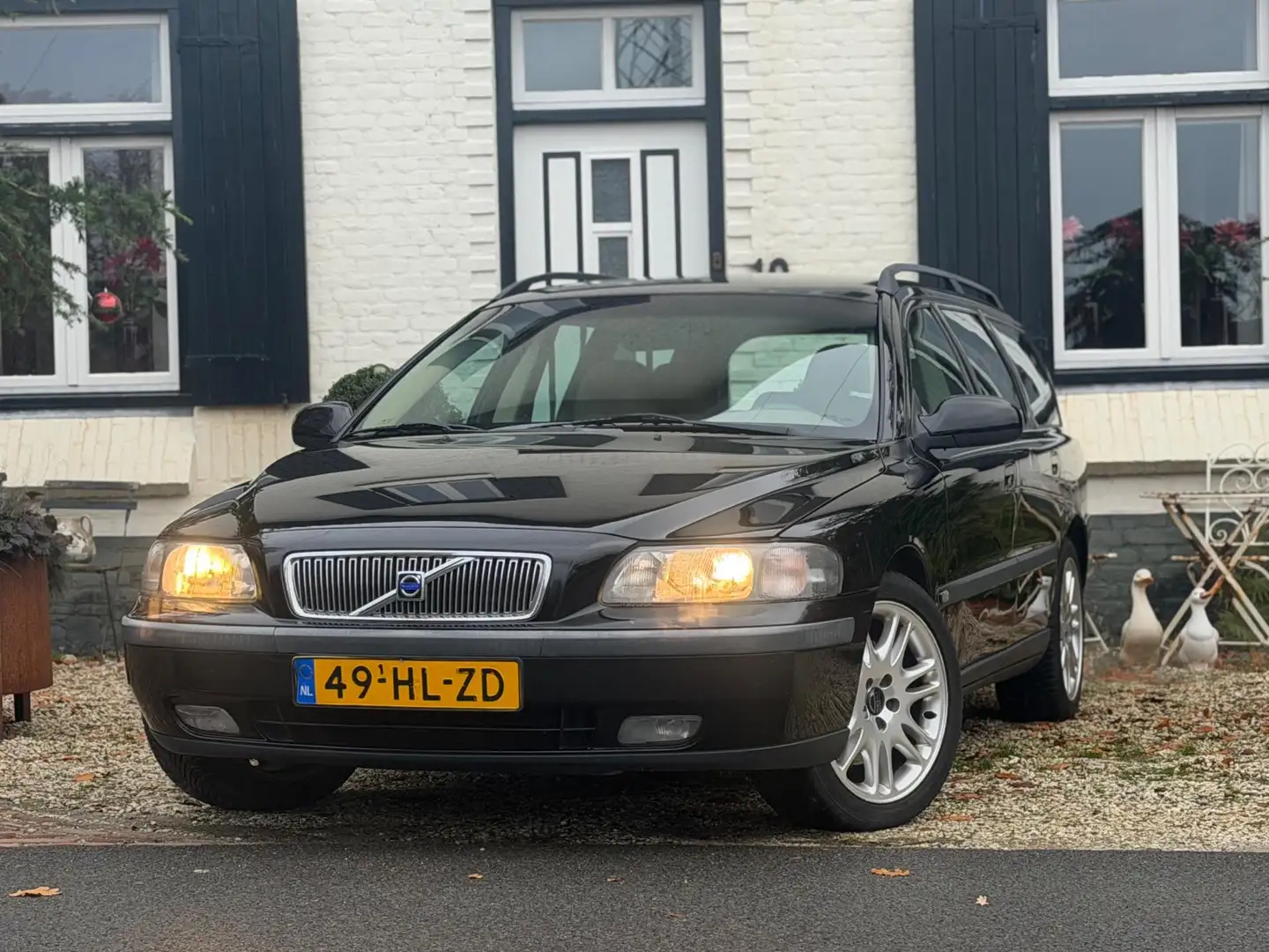 Volvo V70 2.3 T-5 Geartr. C.L|Automaat|Leder| Negro - 1