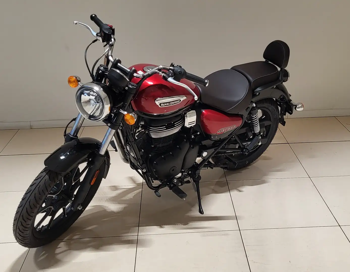 Royal Enfield Classic Meteor 350 Supernova Red Rouge - 1