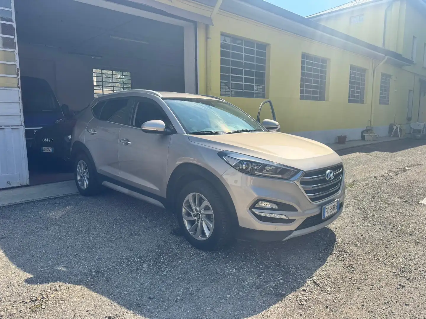 Hyundai TUCSON 1.7 crdi Sound 2wd 115cv - 1