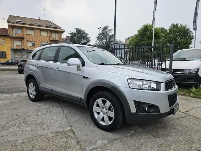Chevrolet Captiva view 3