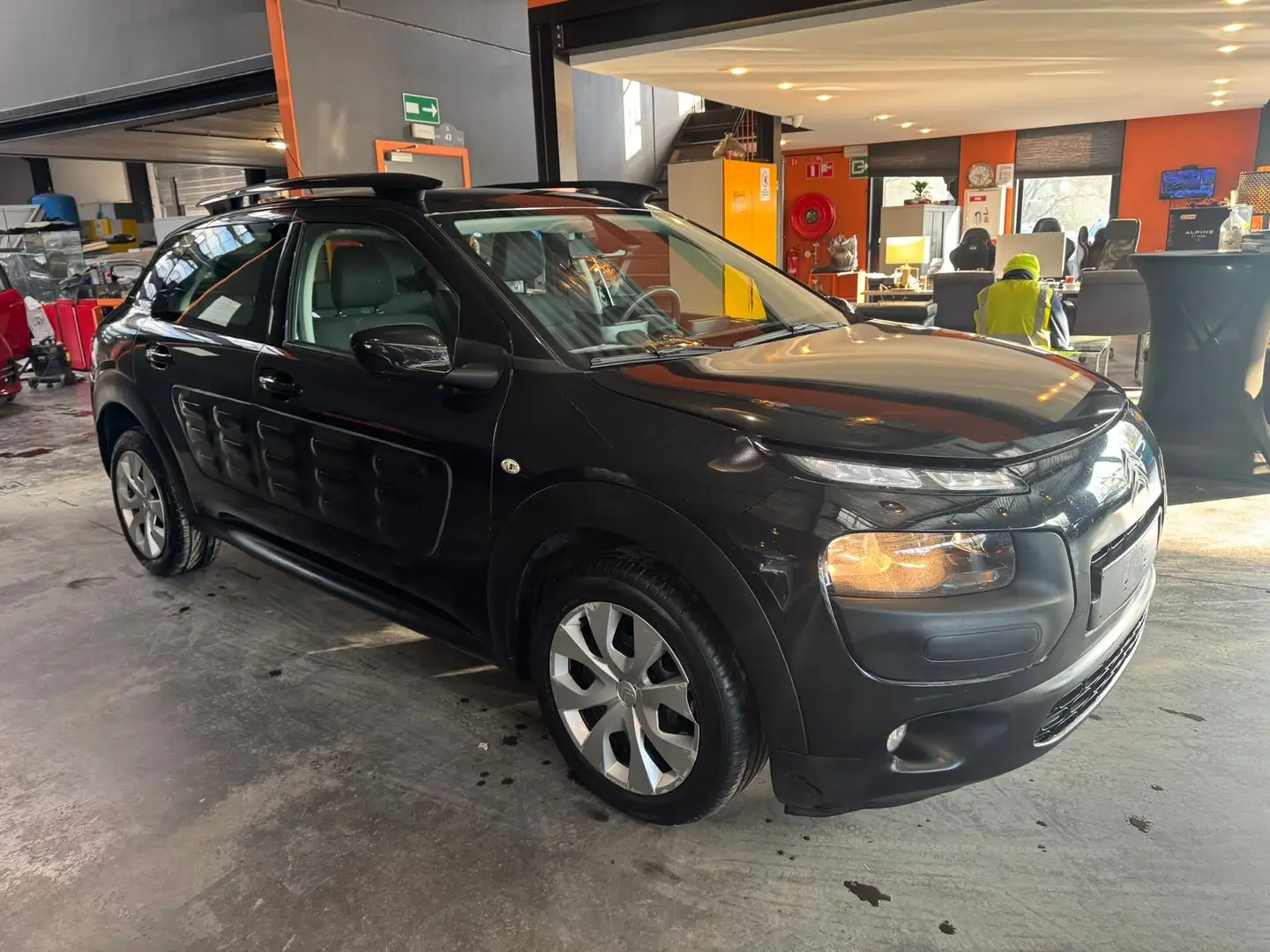Citroen C4 Cactus 1.2 - A/C - NAVI - LIM/REG - MEDIA/TEL/USB Noir - 1