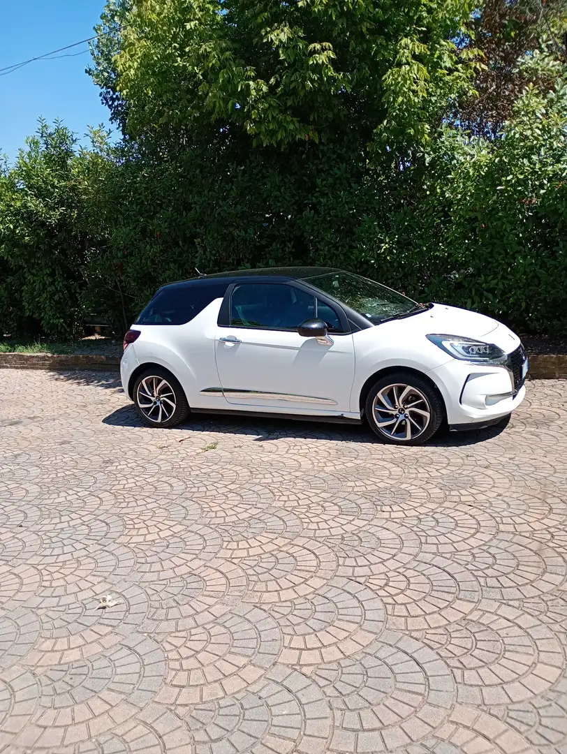 DS Automobiles DS 3 DS3 1.6 bluehdi Givenchy Le MakeUp 75cv - 1