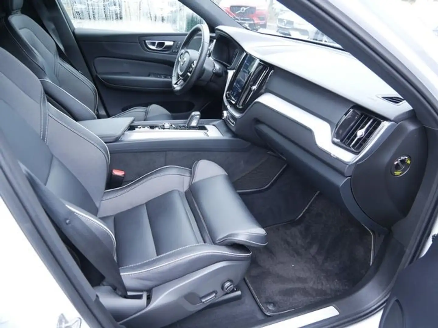 Volvo XC60 T8 Twin Engine R-Design AWD H K NAVI LED Bianco - 2