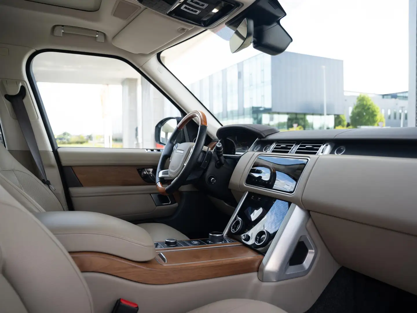 Land Rover Range Rover 2.0 P400e Vogue Grijs - 2