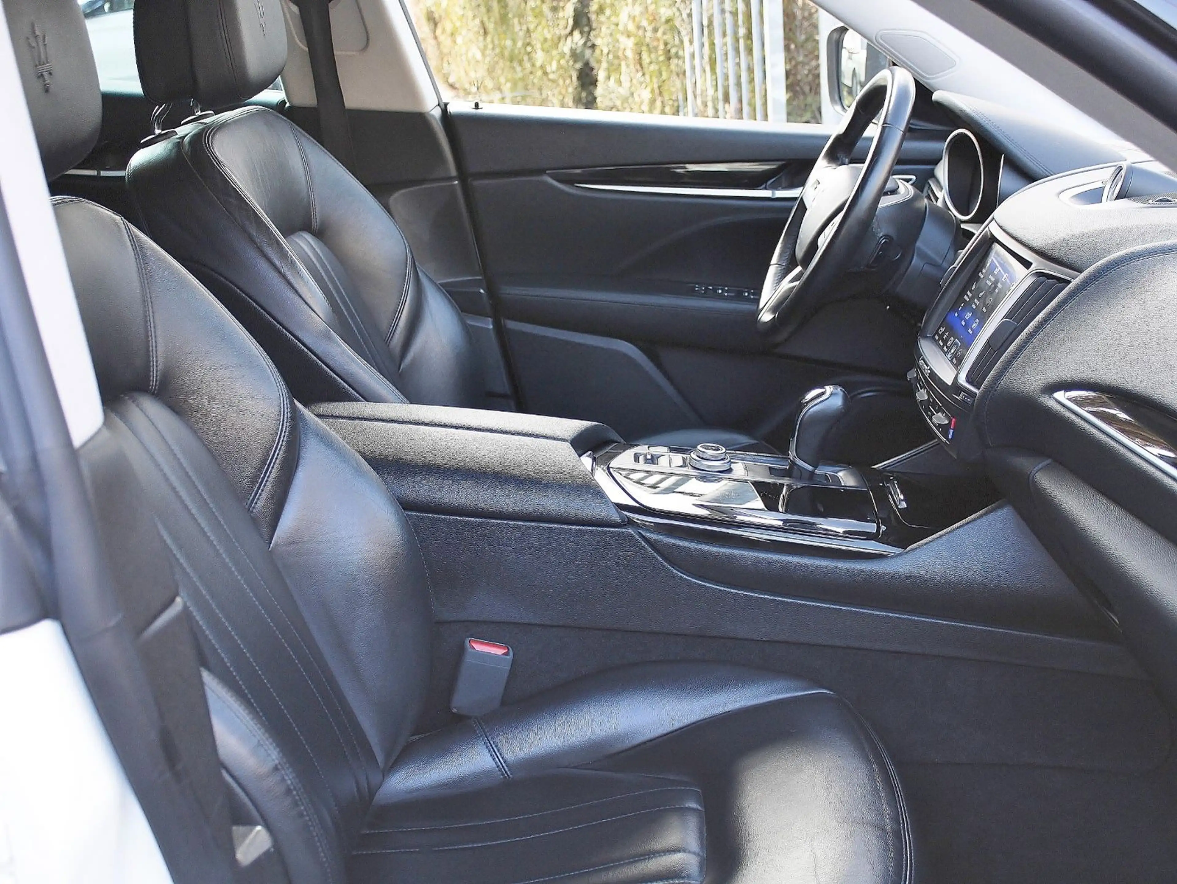 Maserati Levante LEVANTE 3.0d Q4 *360+NAVi+SPUR+LEDER+SKYHOOK+21" — photo 5