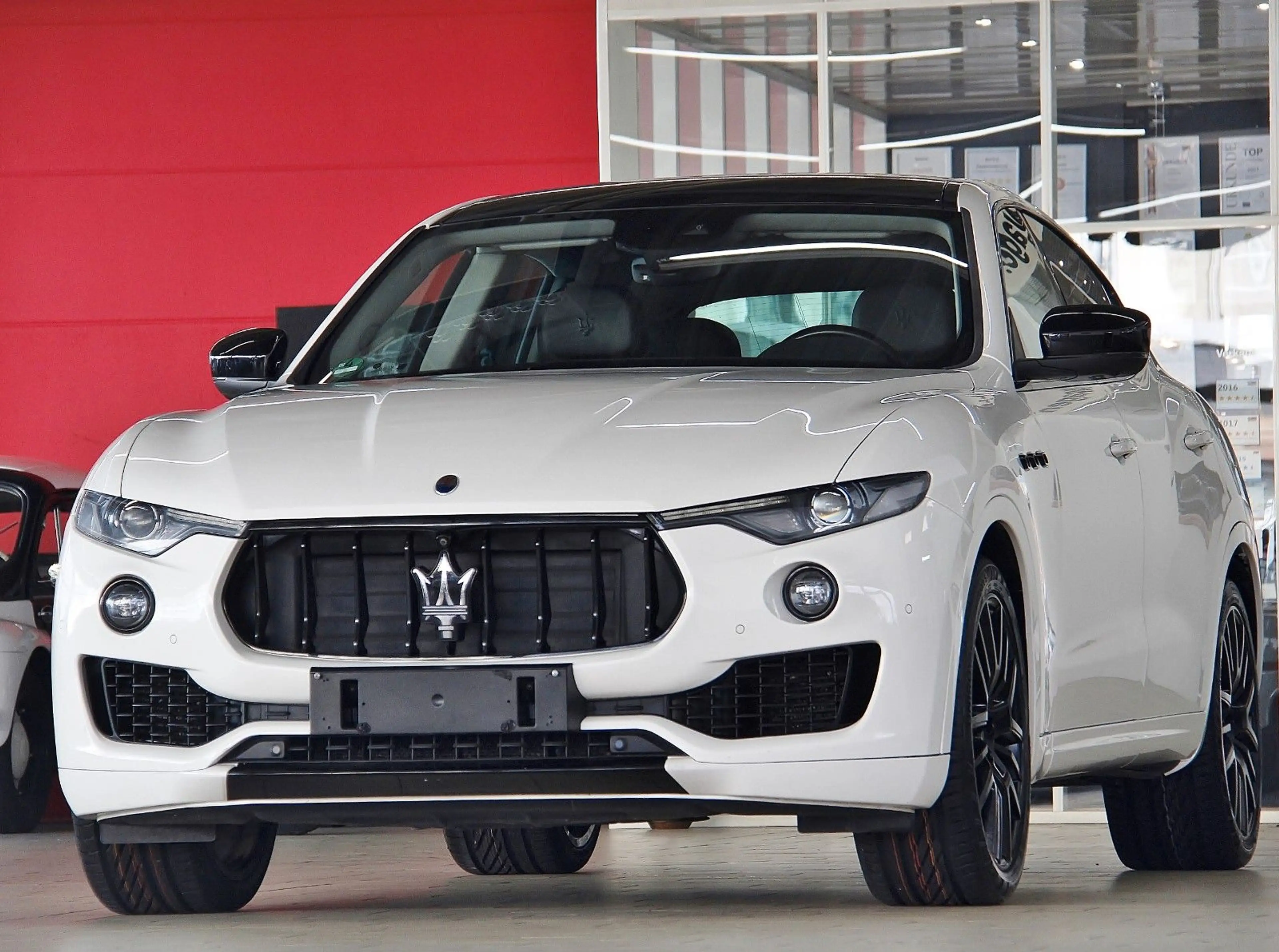 Maserati Levante LEVANTE 3.0d Q4 *360+NAVi+SPUR+LEDER+SKYHOOK+21" — photo 2