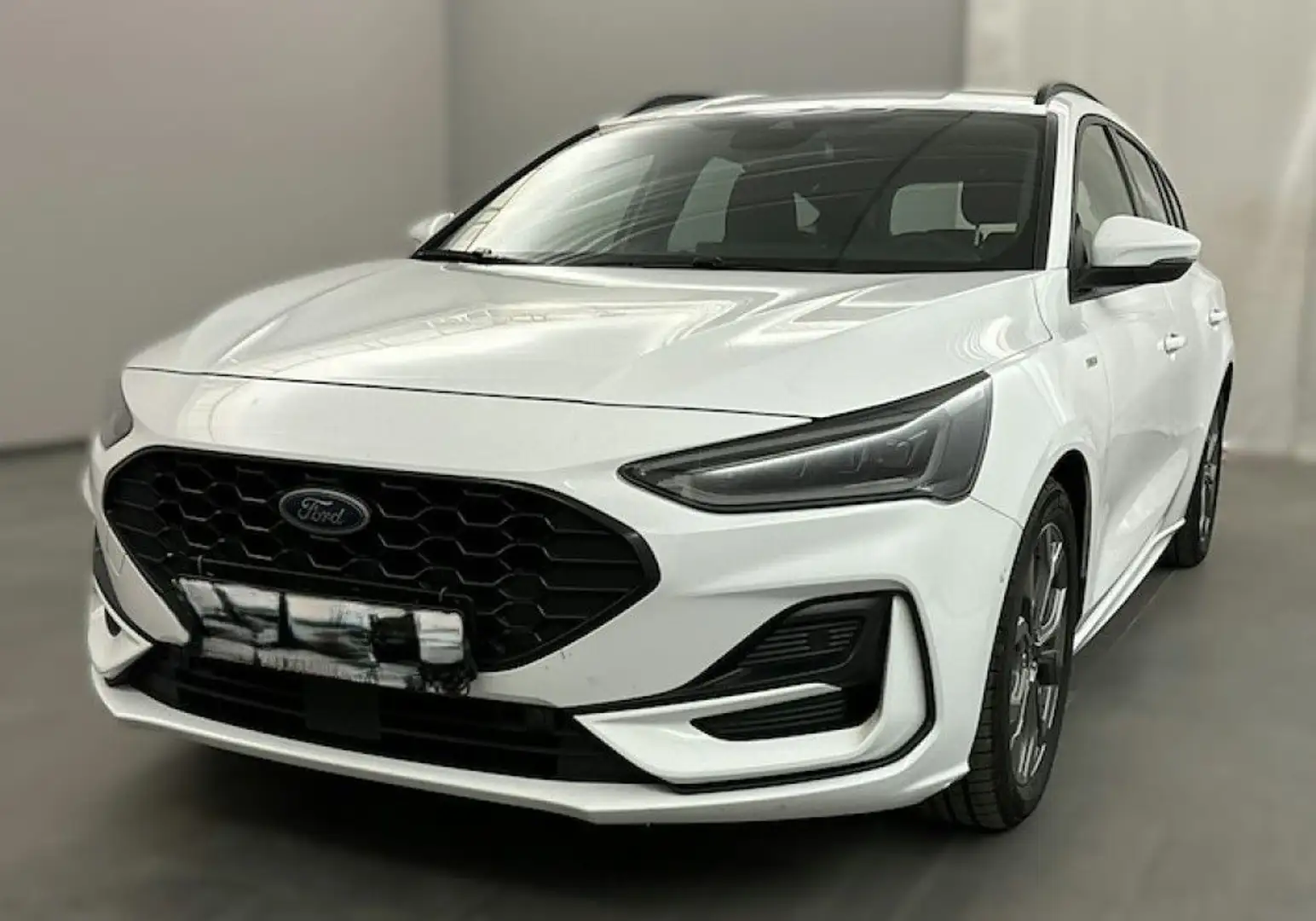 Ford Focus Turnier 1.5 EcoBlue Start-Stopp-System Aut. ST-LIN Weiß - 1