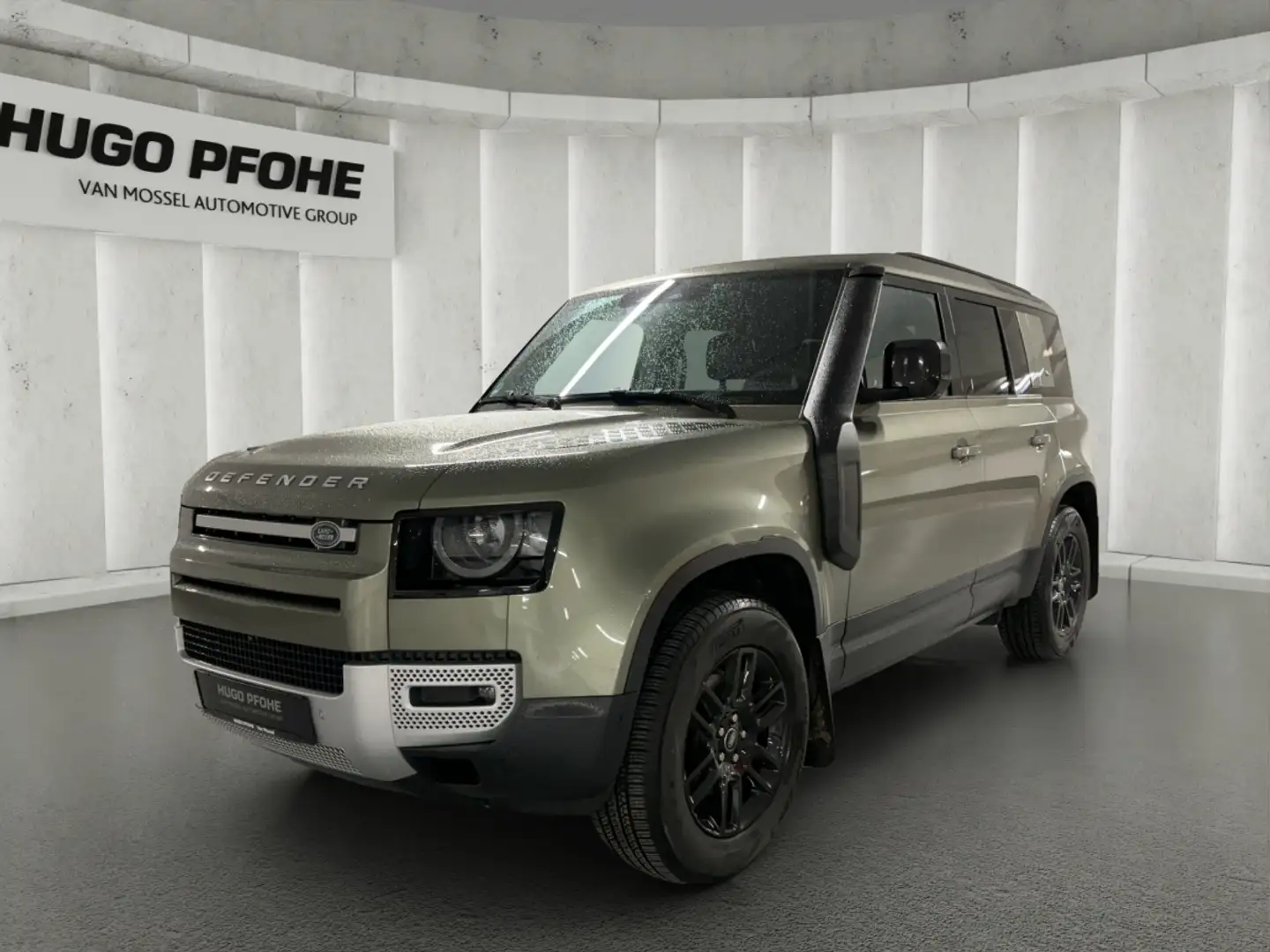 Land Rover Defender 110 D200 S / 19 Felgen Schwarz / Winter-Paket Verde - 1
