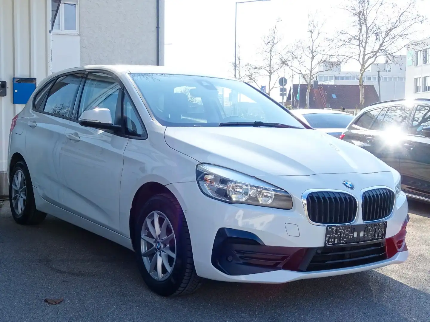 BMW 218 218dA Active Tourer Advantage Navi PDC DrivAs. Blanc - 1