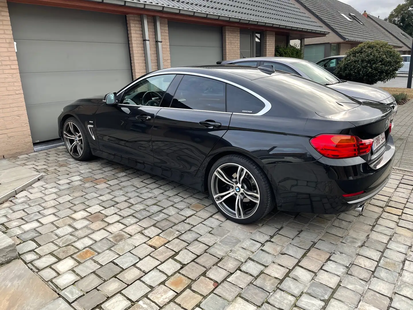 BMW 420 420d Gran Coupe Sport-Aut. Modern Line Zwart - 1