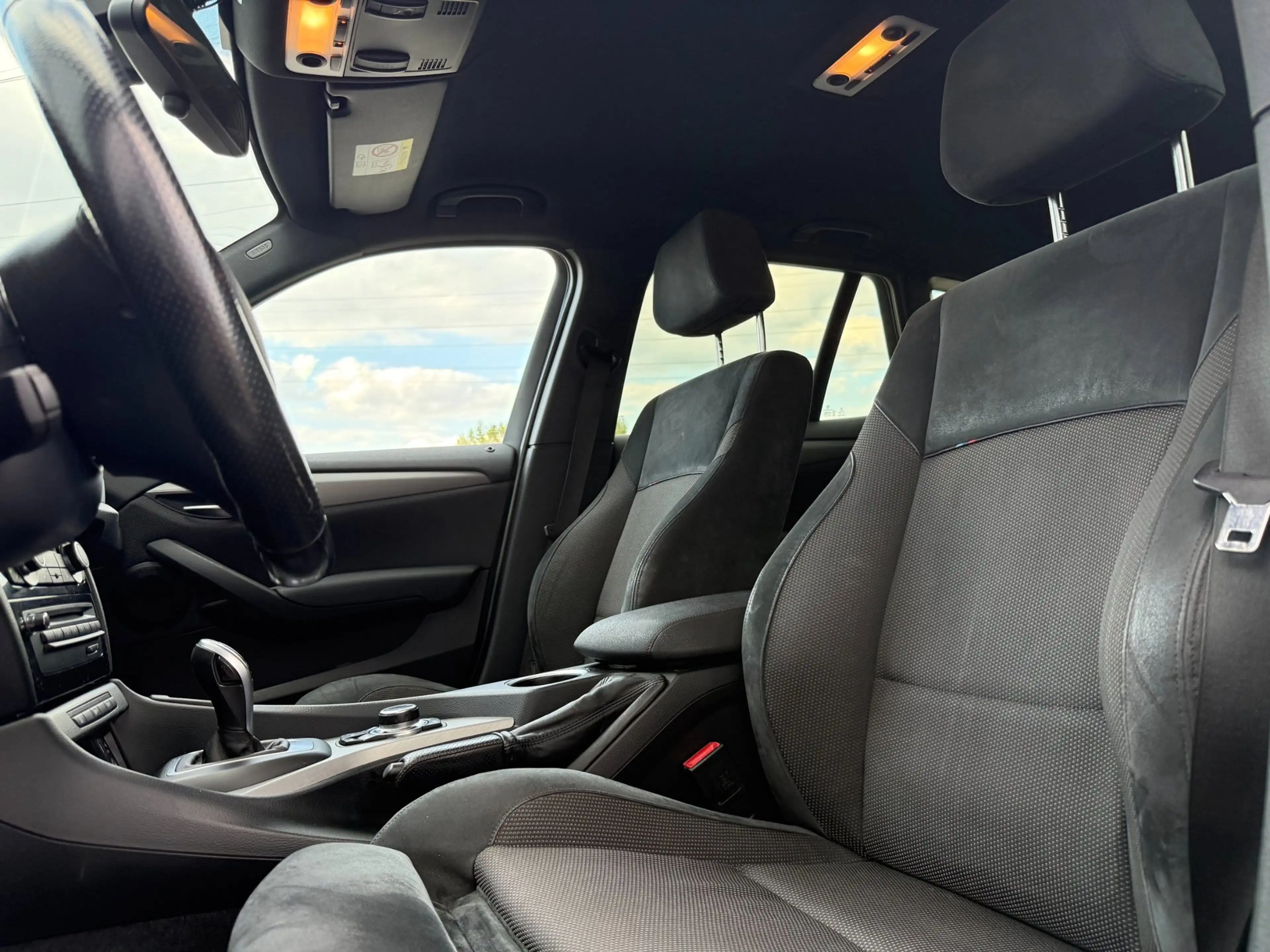 BMW X1 SDrive20i M Pakket Trekhaak Alcantara Org-NL — photo 12