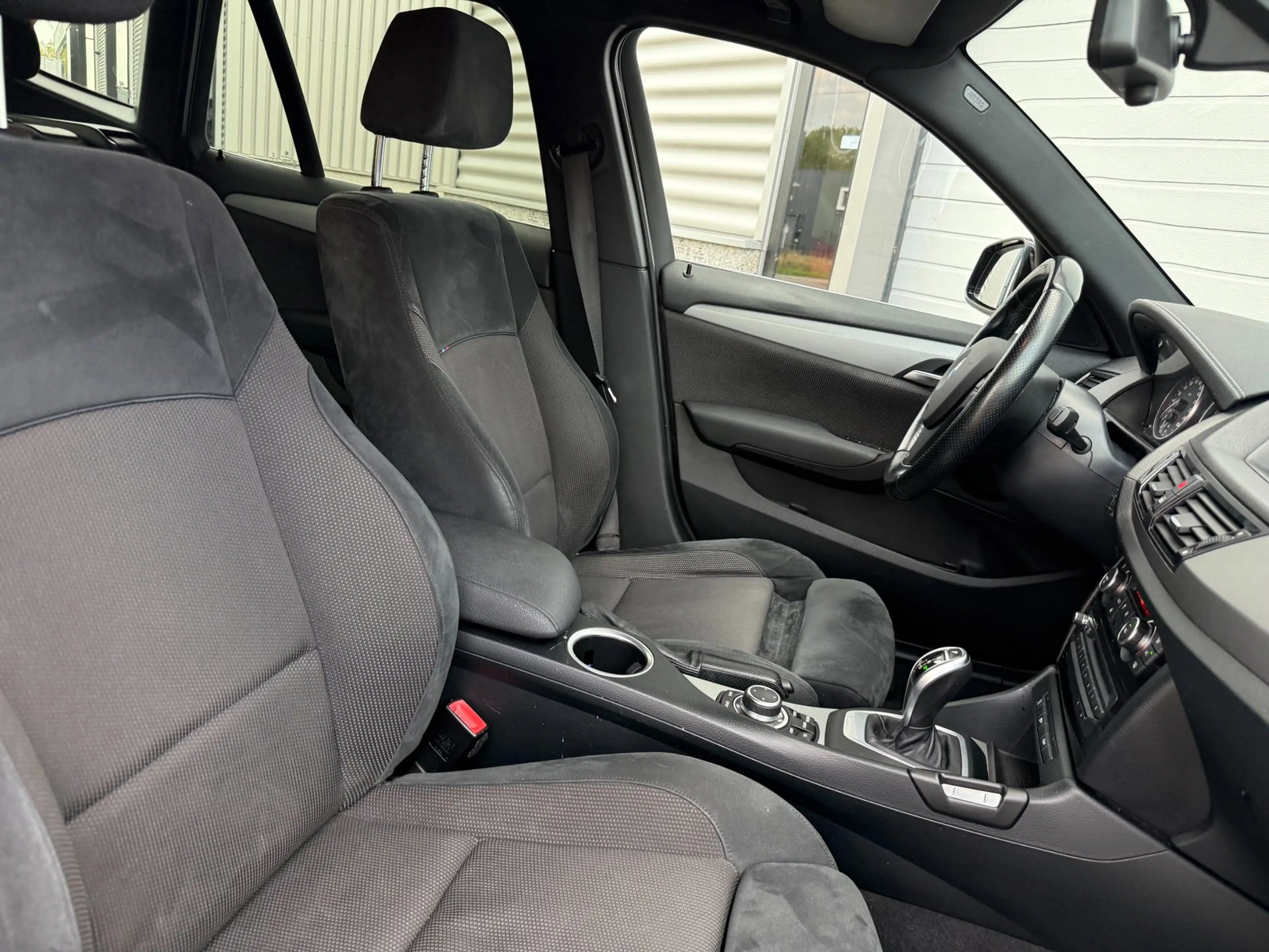 BMW X1 SDrive20i M Pakket Trekhaak Alcantara Org-NL — photo 16