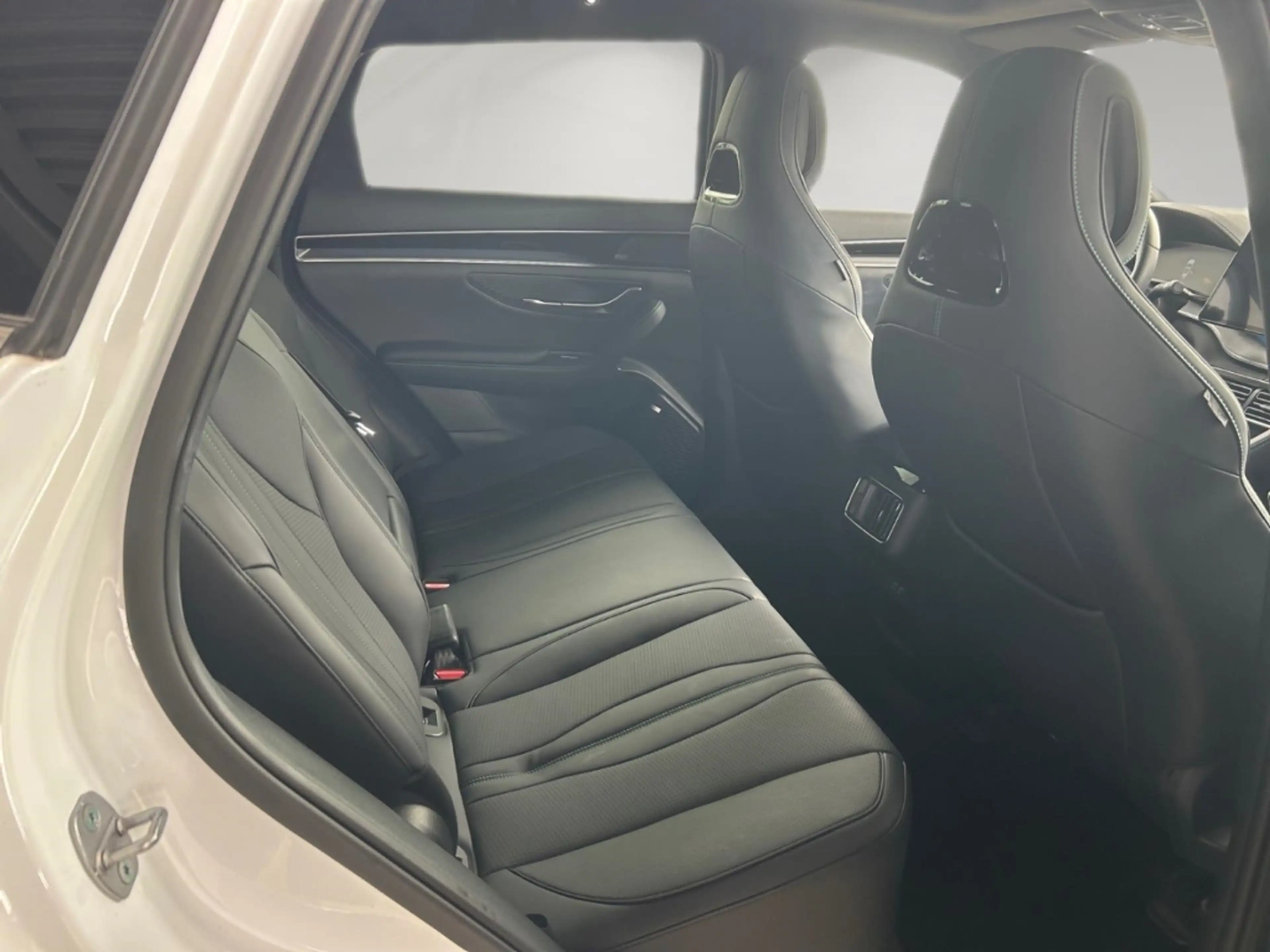 BYD Seal U DESIGN PHEV 1.5 238KW NAVI,KLIMA,ALLRAD,SITZHZG — photo 13