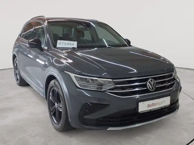 Volkswagen Tiguan view 2