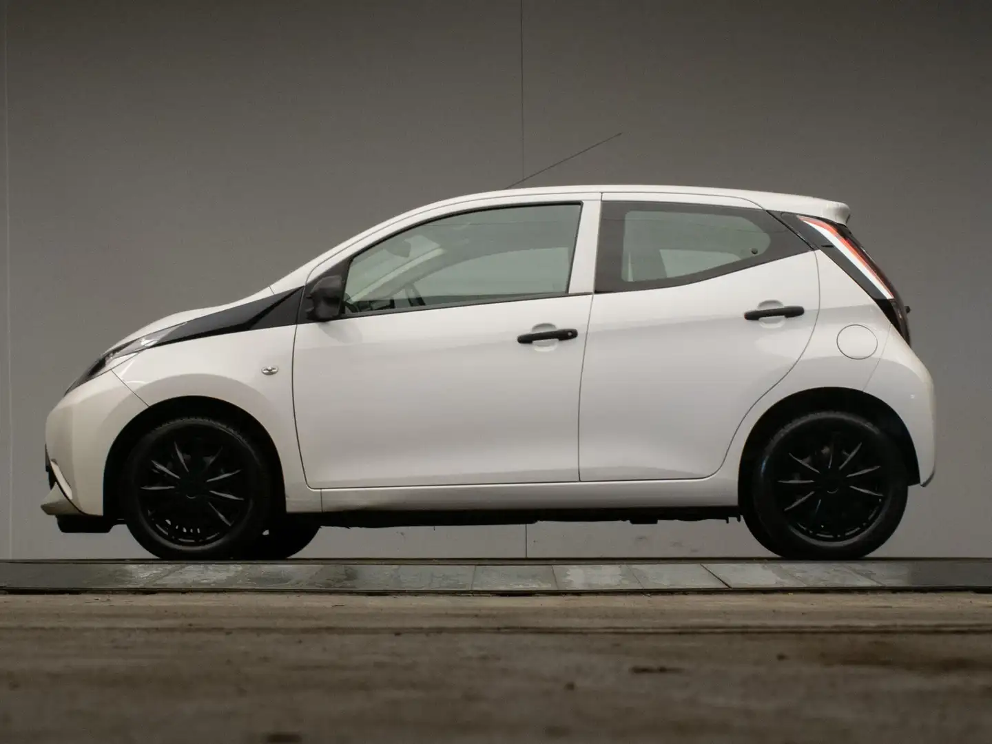 Toyota Aygo 1.0 VVT-i x-fun Sport (AIRCO,BLUETOOTH,CRUISE,LED, Blanco - 1