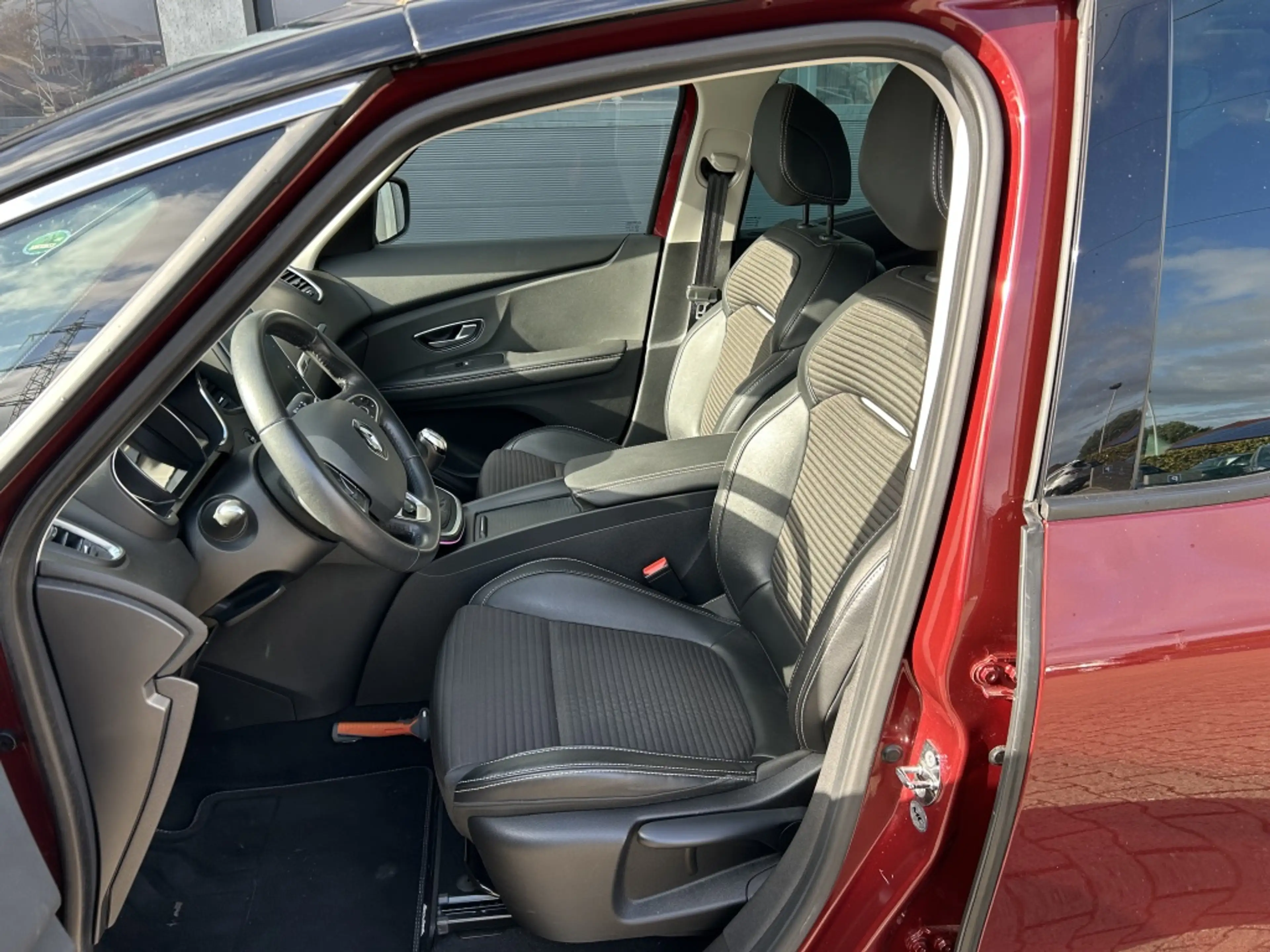 Renault Scenic 1.2 Energy TCe 130pk Bose — photo 6