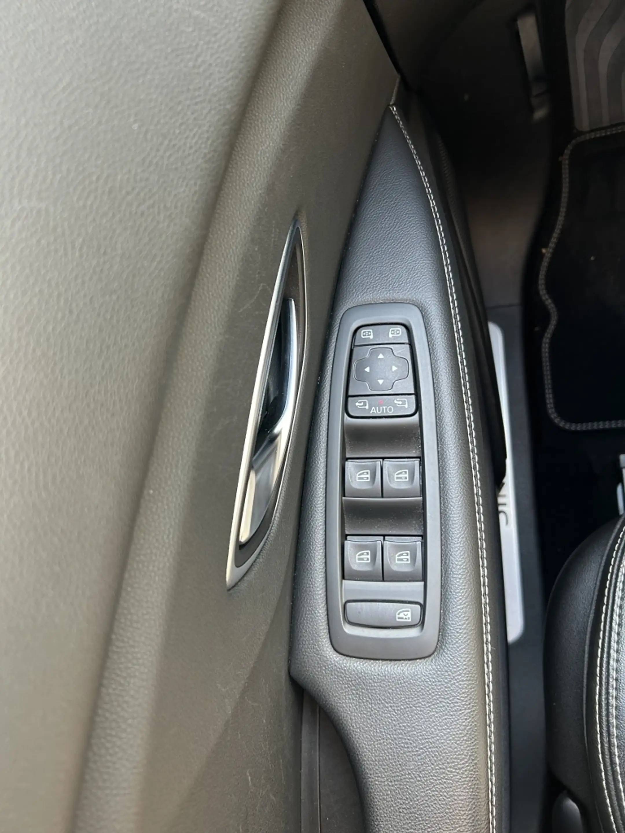Renault Scenic 1.2 Energy TCe 130pk Bose — photo 20